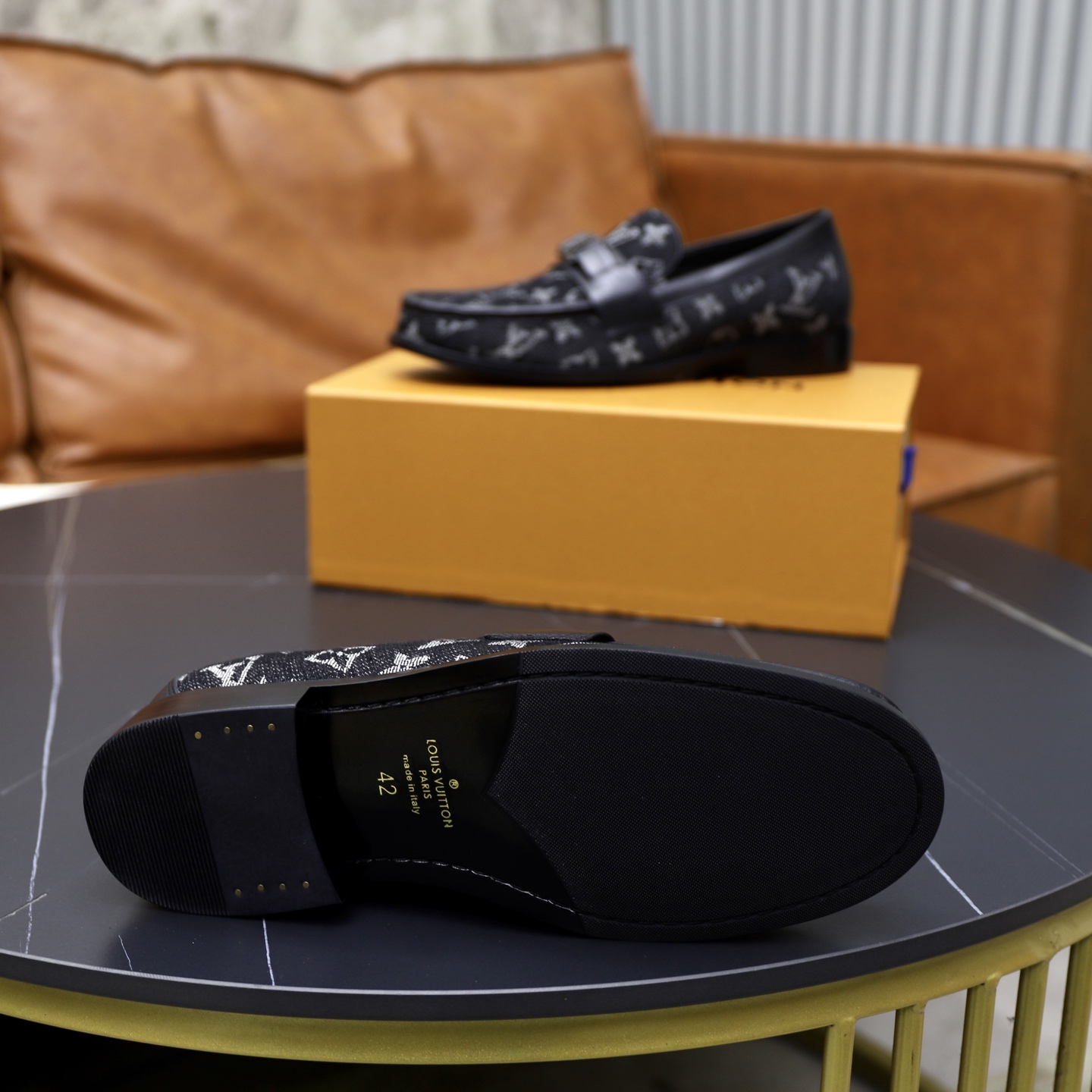 LV shoe