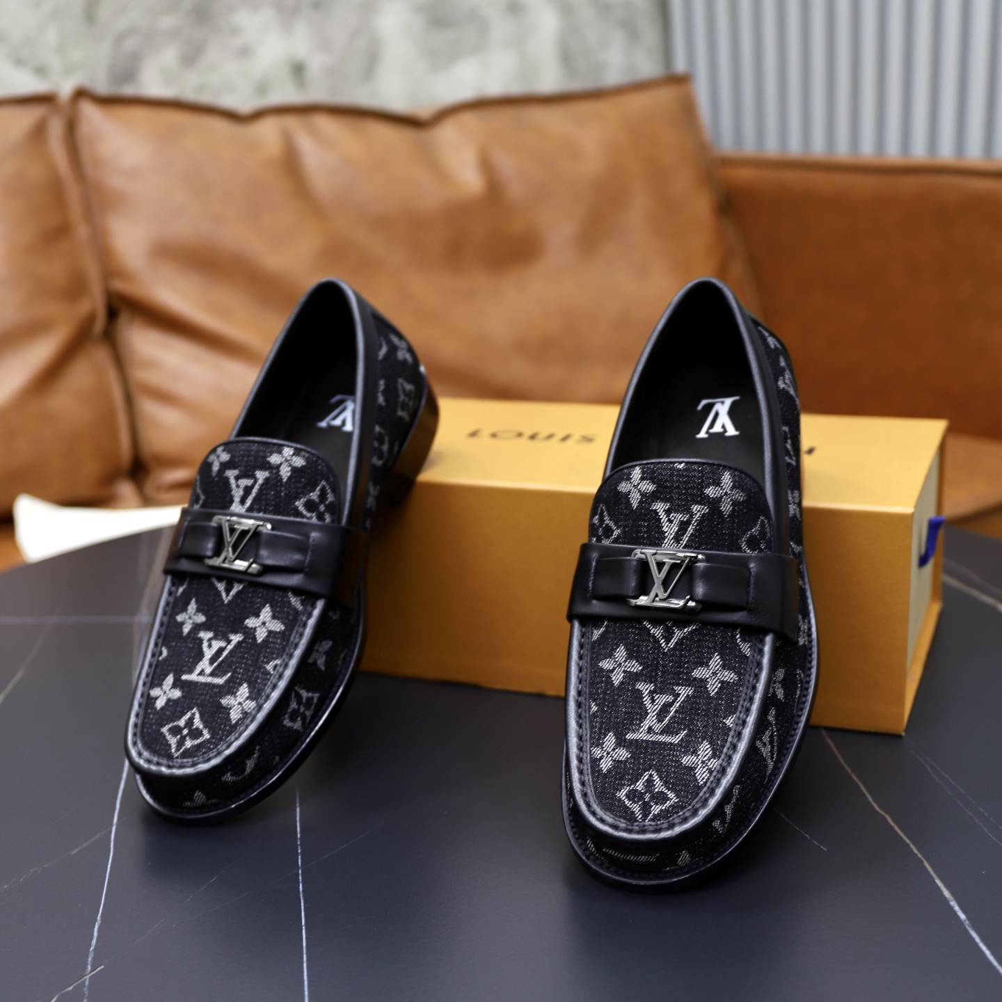 LV shoe