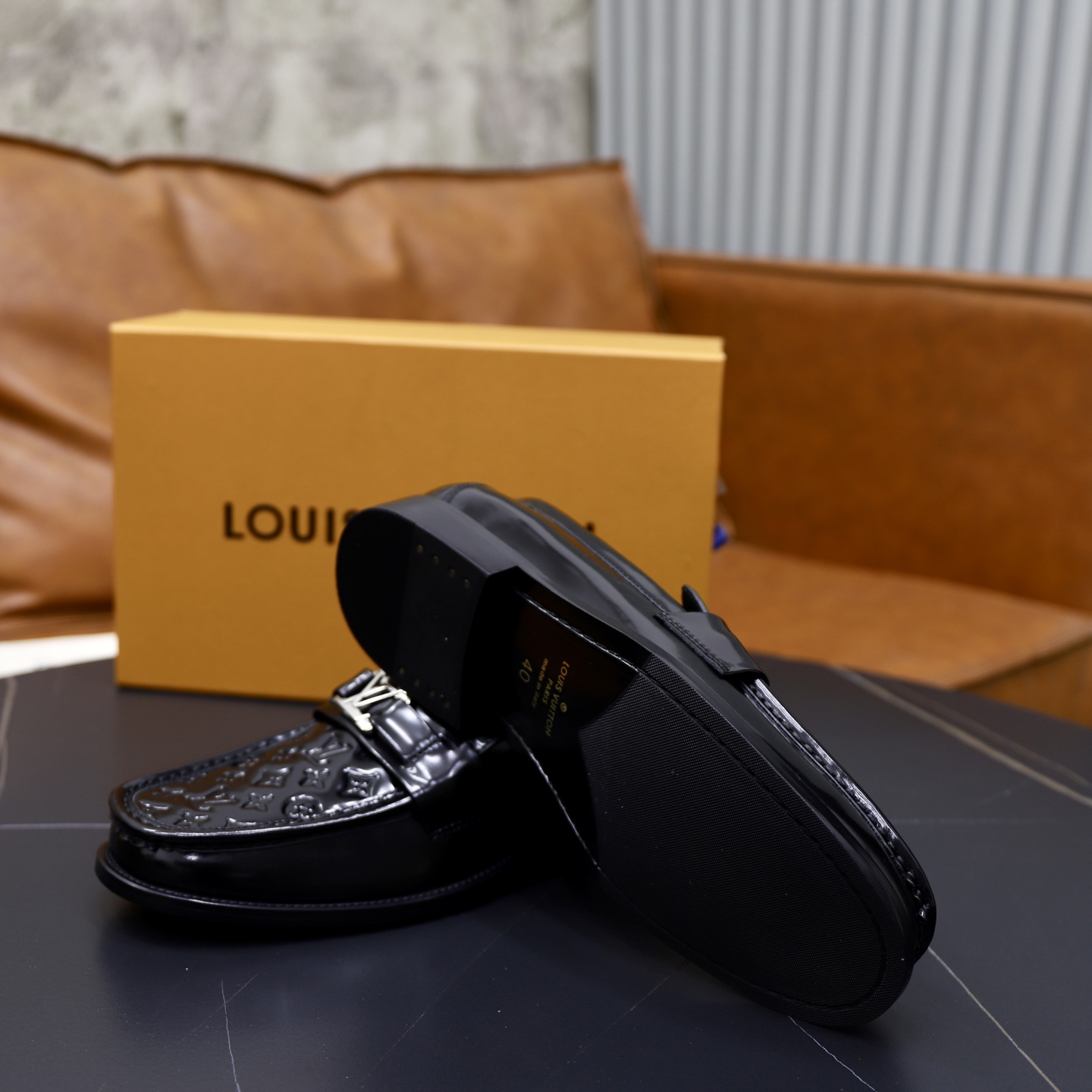 LV shoe