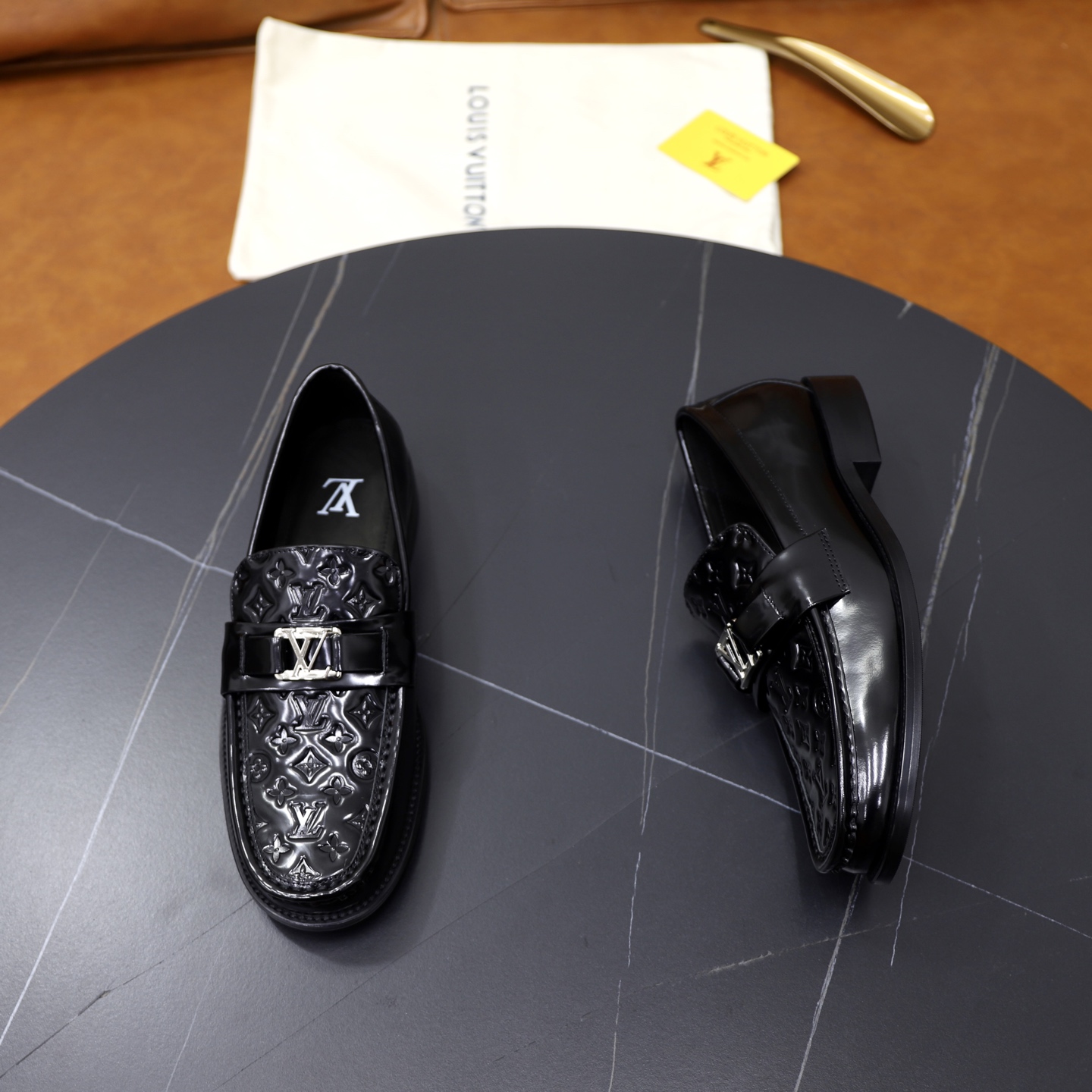 LV shoe