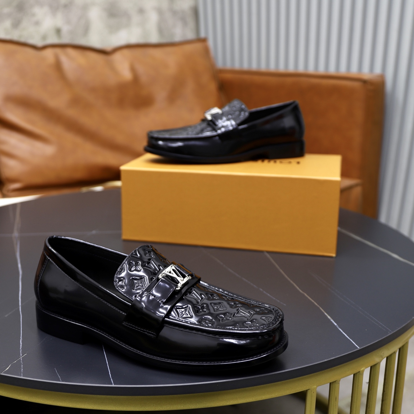 LV shoe