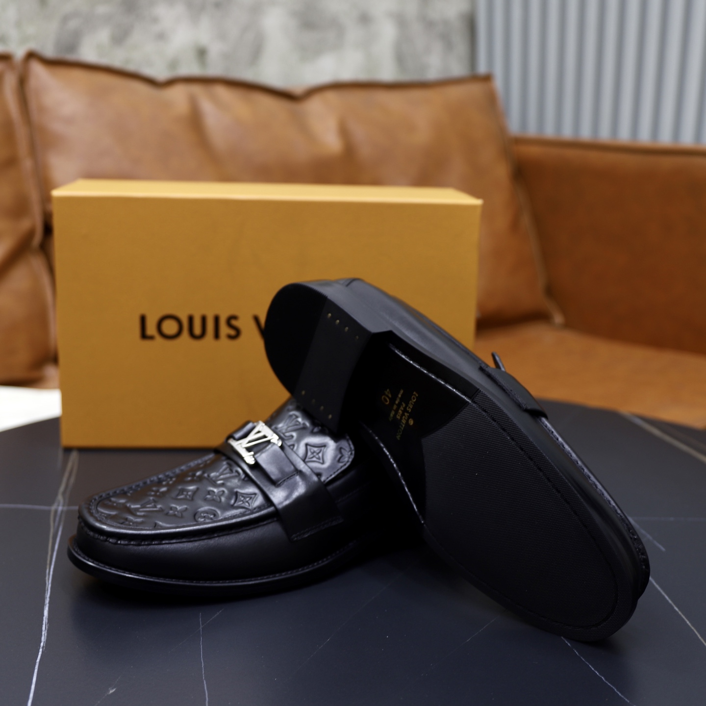 LV shoe