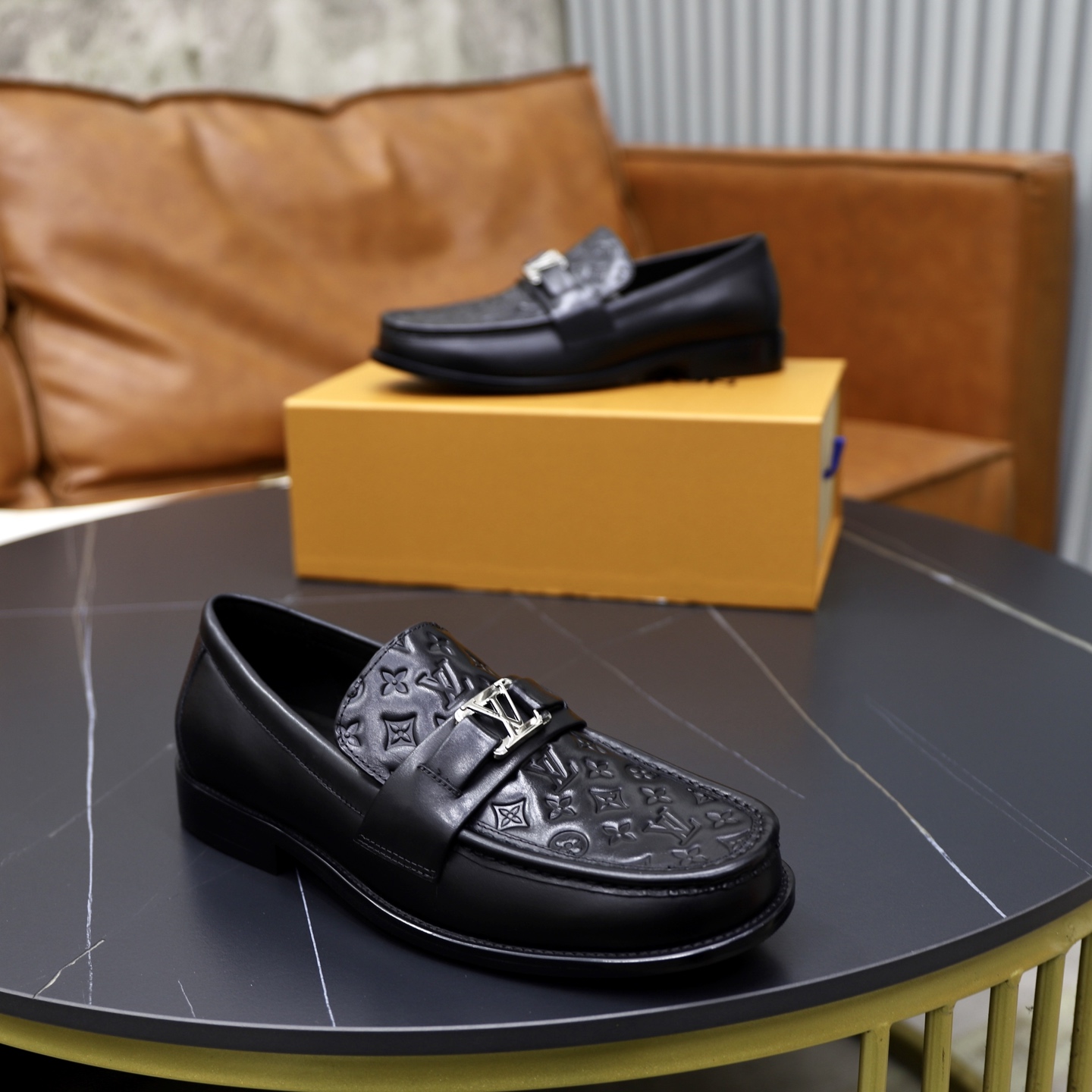 LV shoe