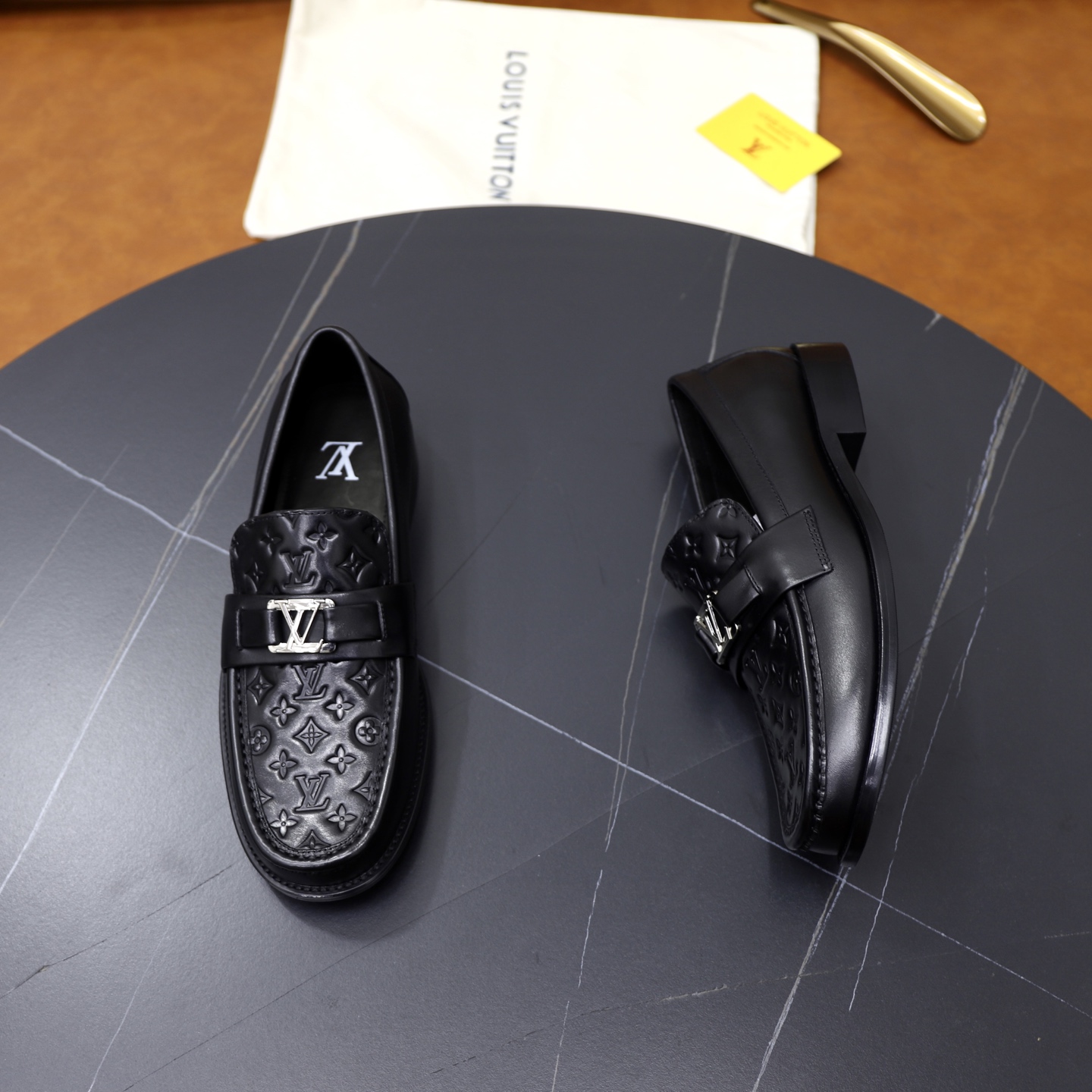 LV shoe