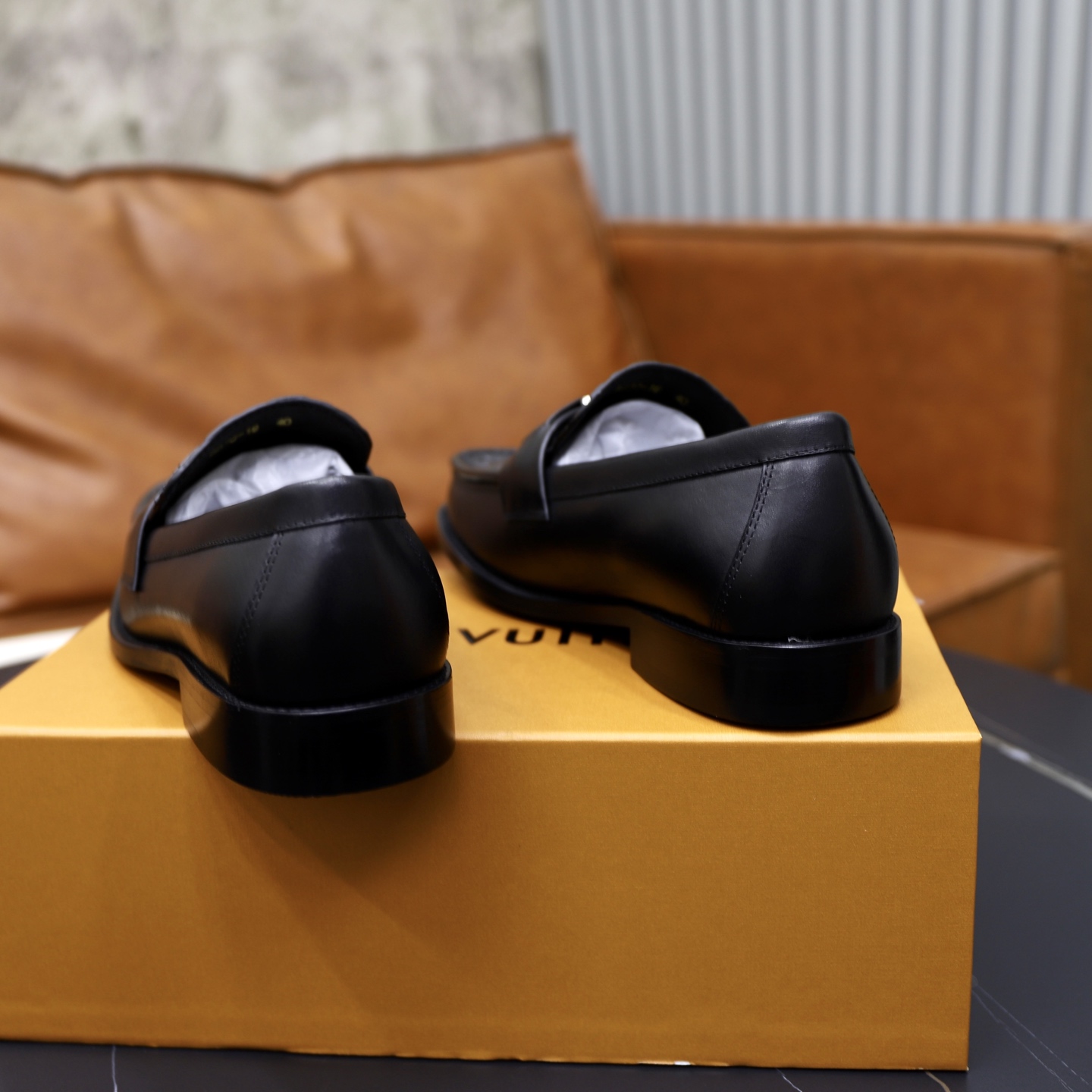 LV shoe