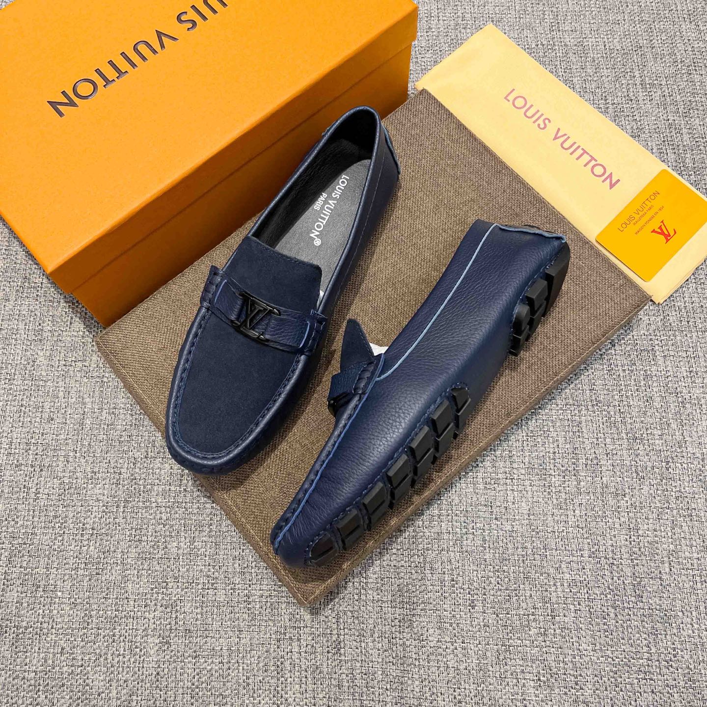 LV shoe