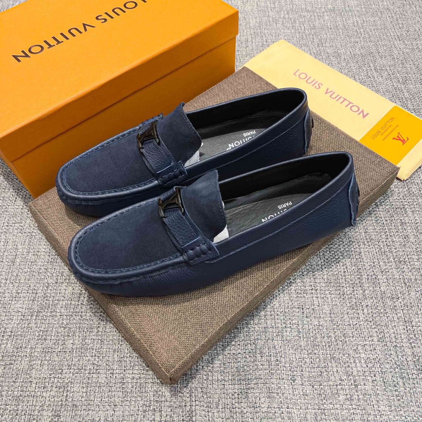 LV shoe