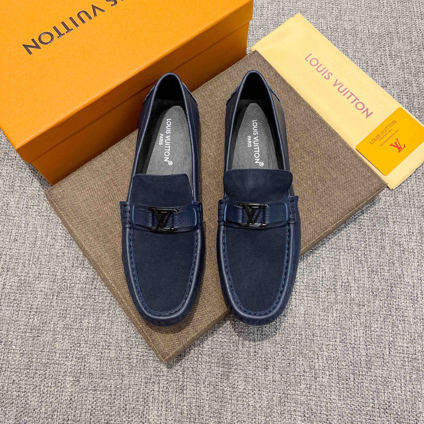LV shoe