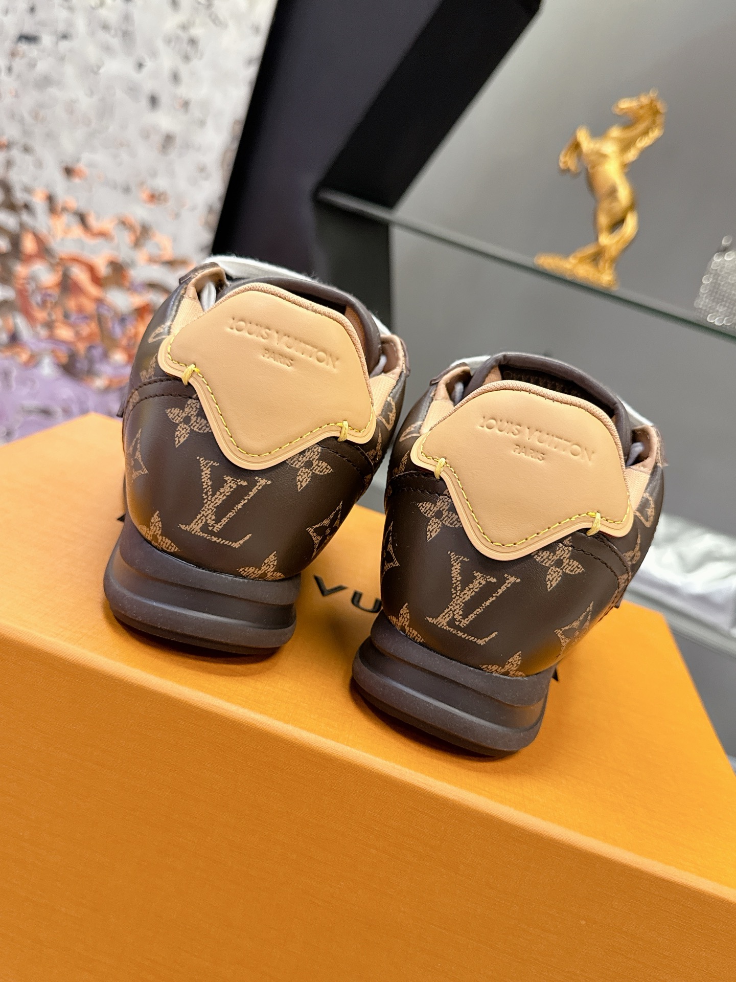 LV shoe