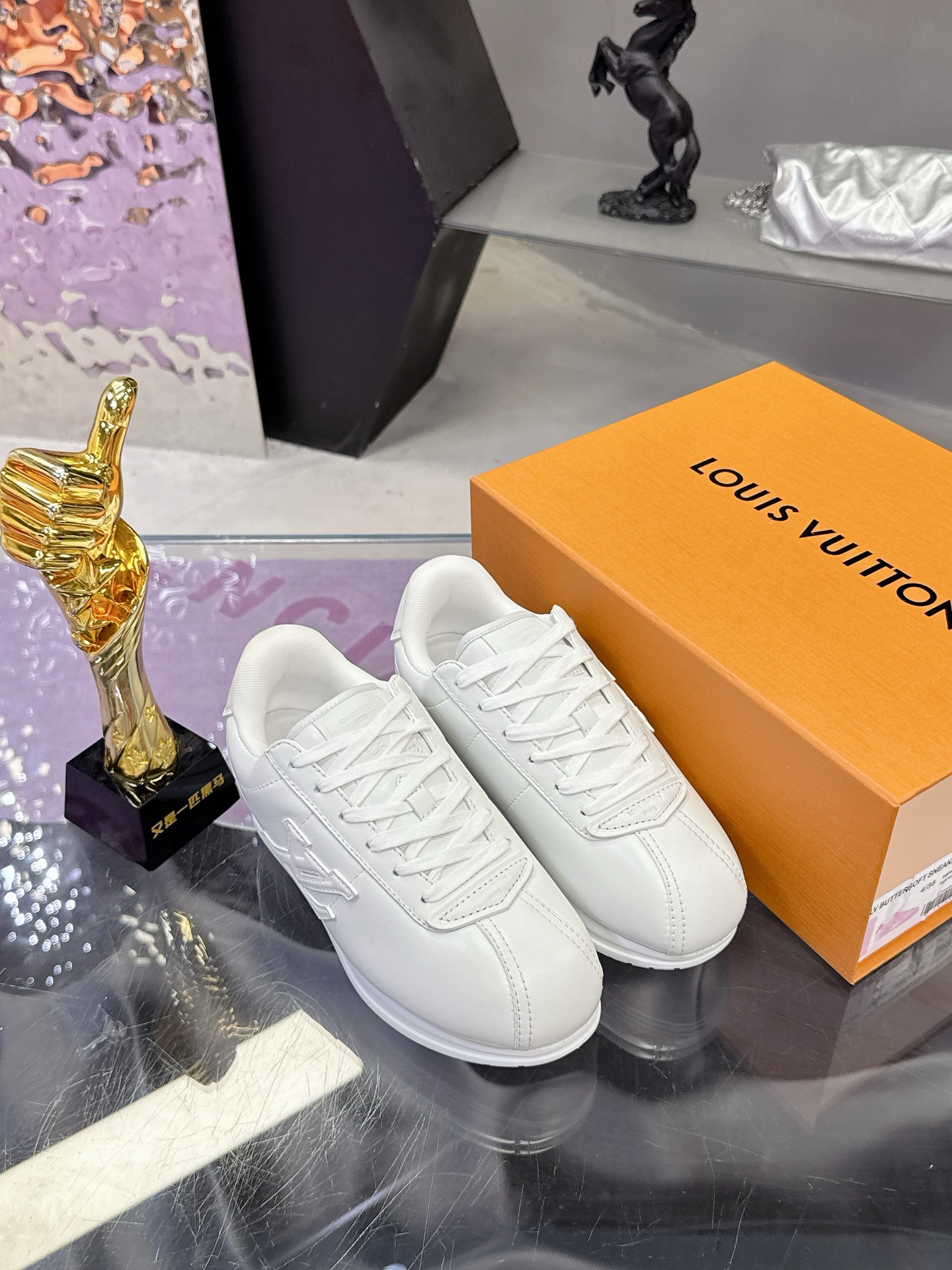 LV shoe