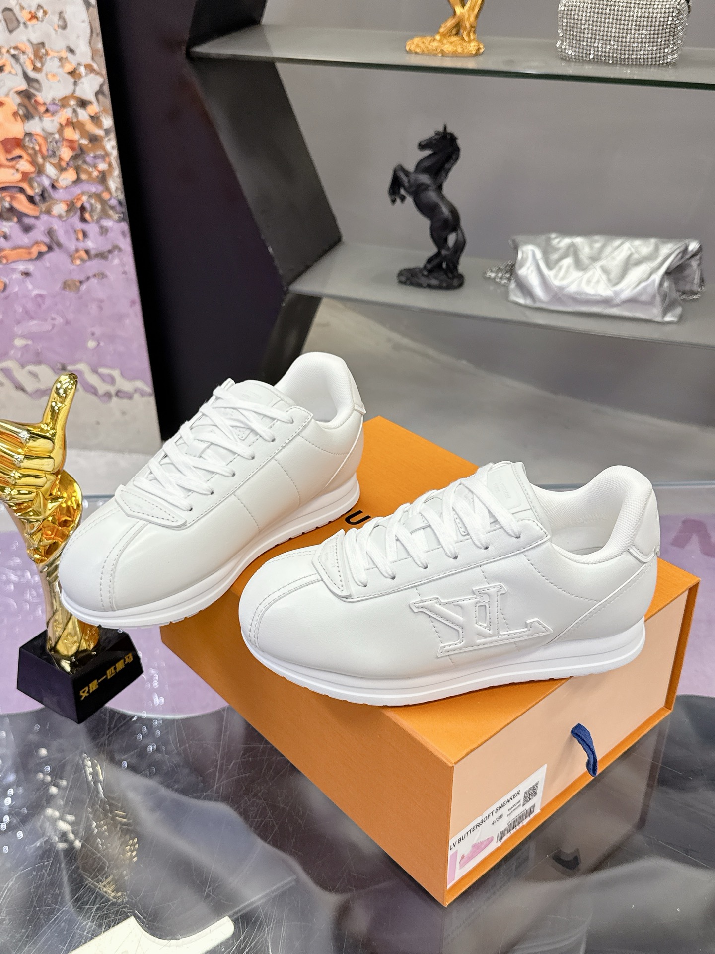 LV shoe