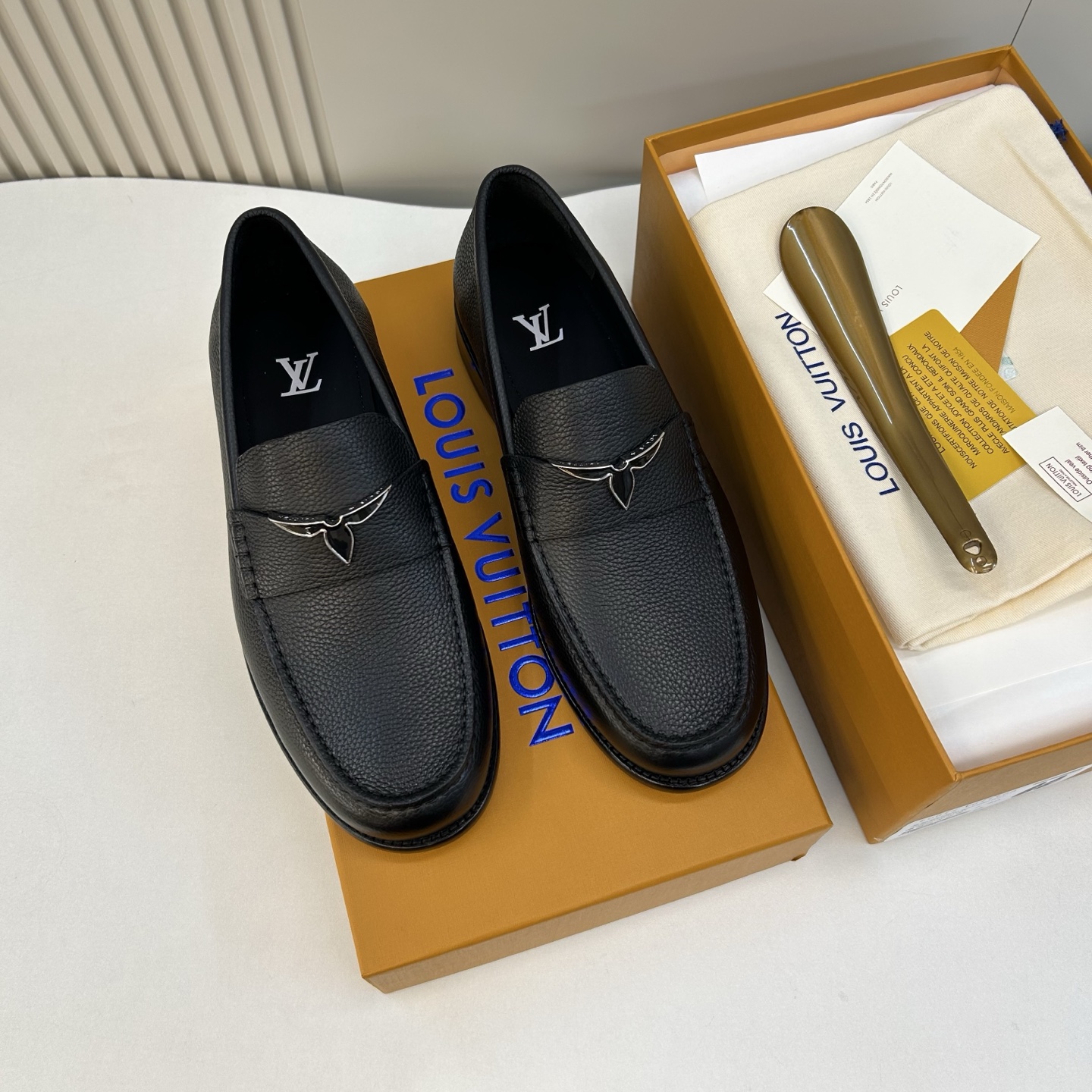 LV shoe