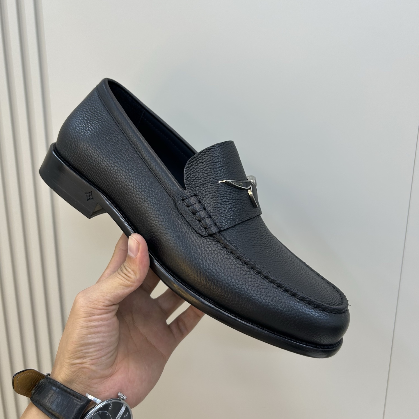 LV shoe