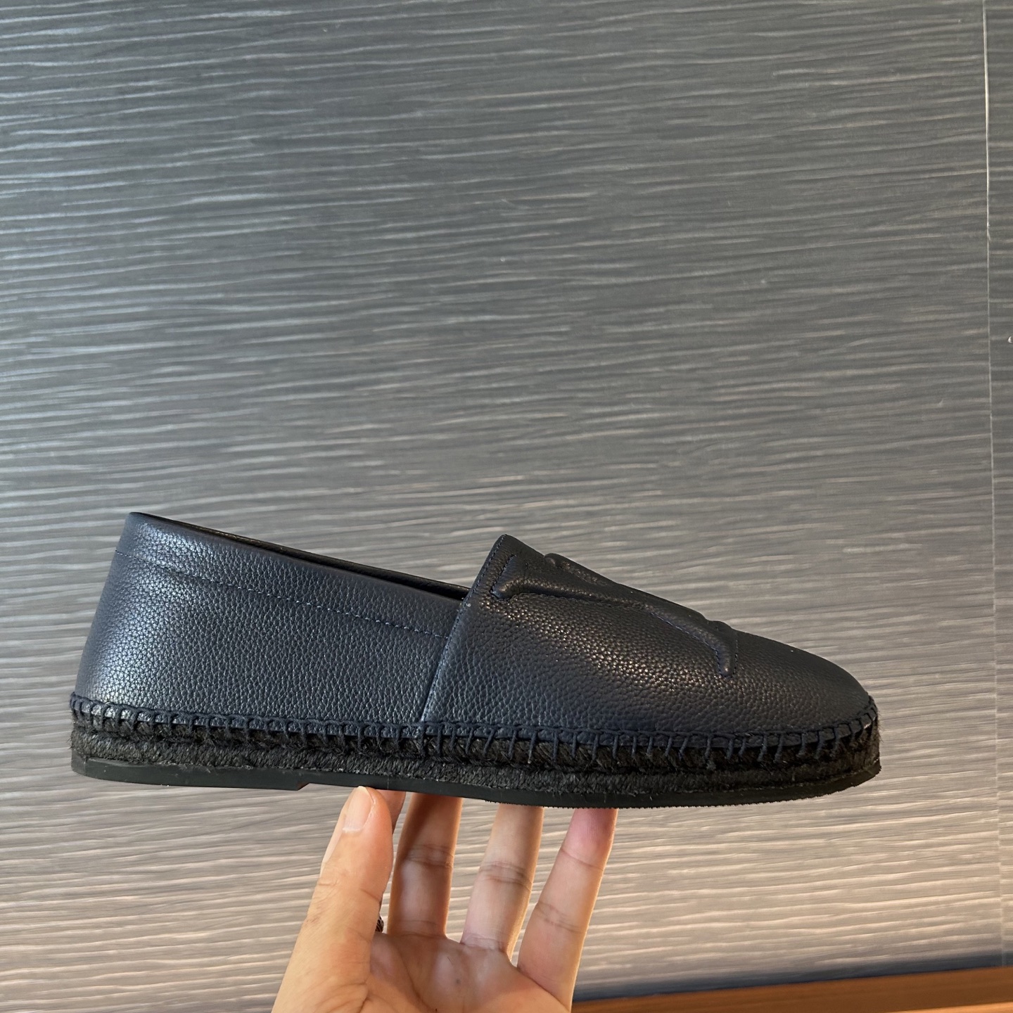 LV shoe