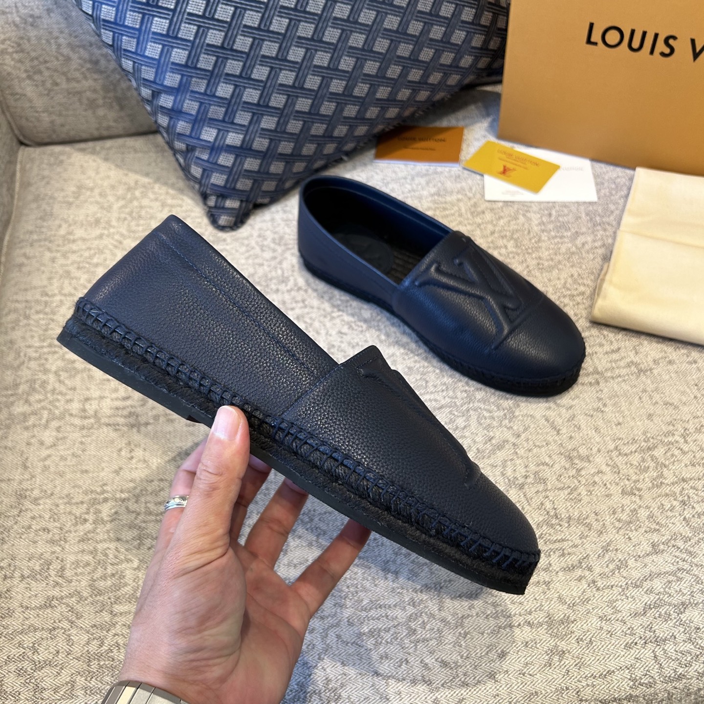 LV shoe