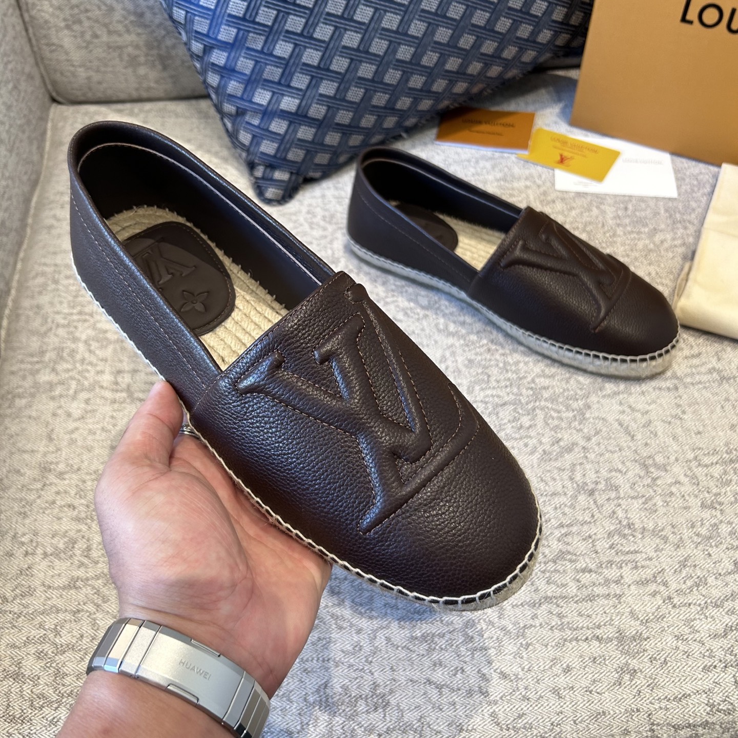 LV shoe
