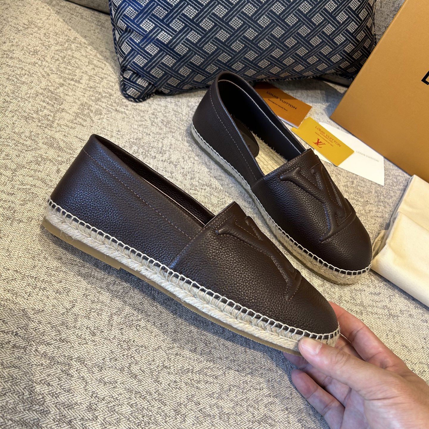 LV shoe