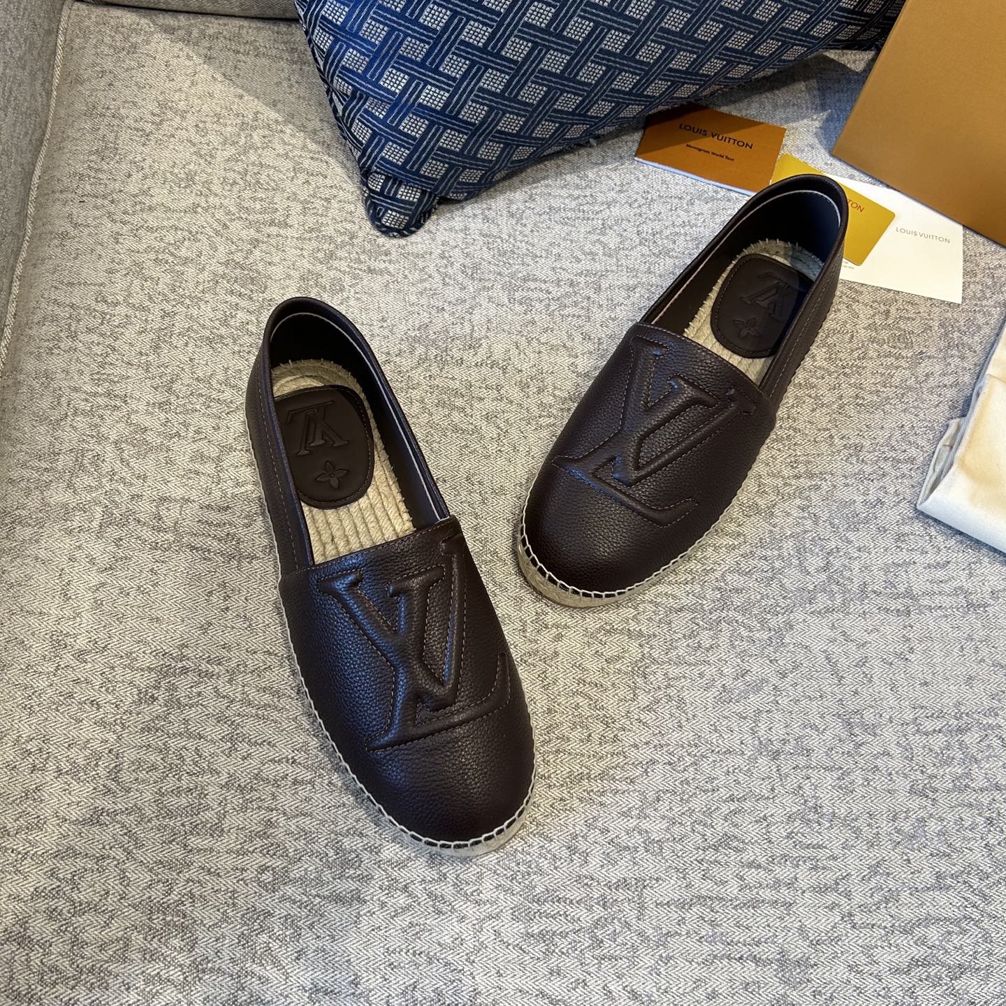 LV shoe