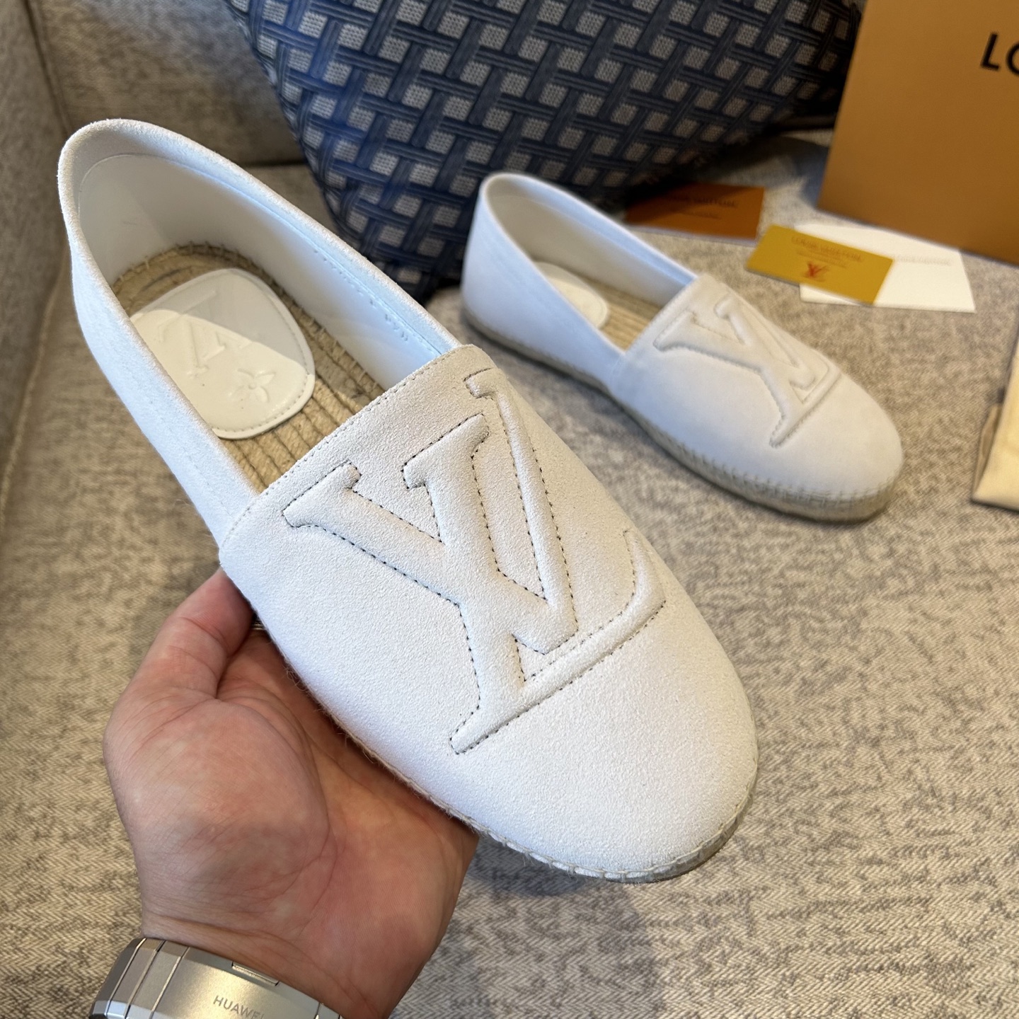 LV shoe