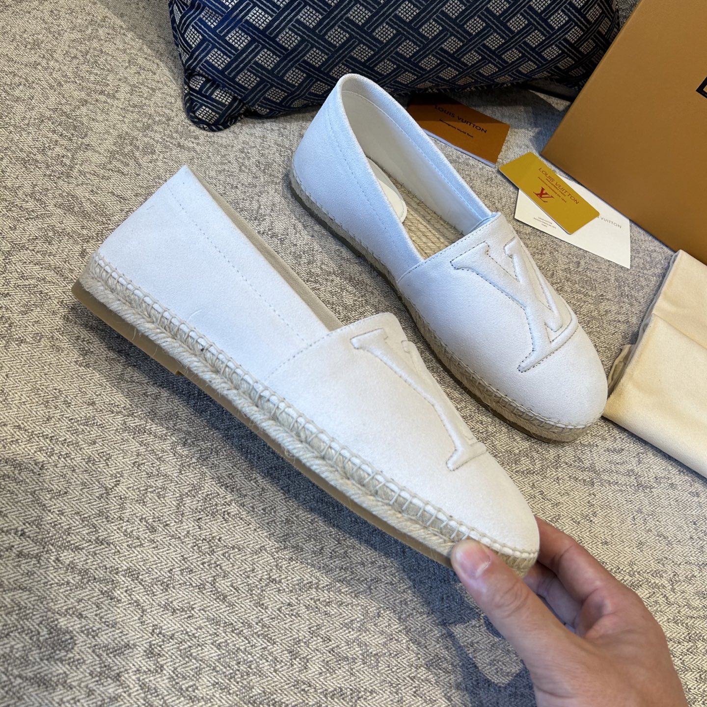LV shoe