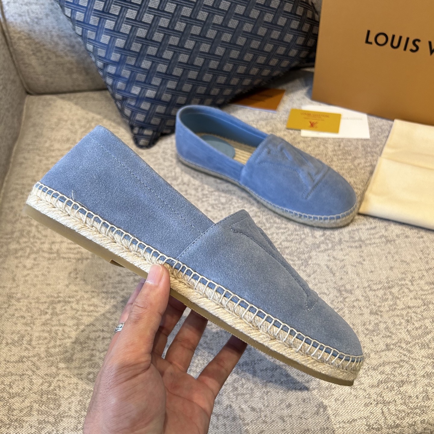 LV shoe