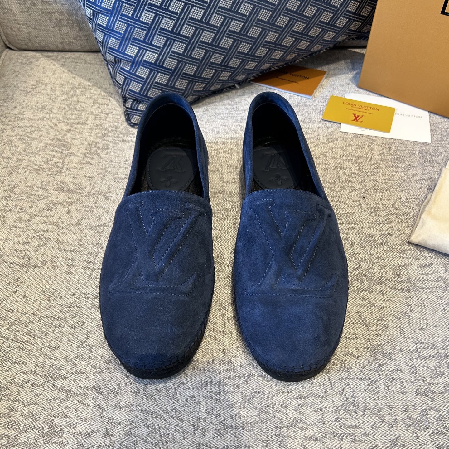 LV shoe