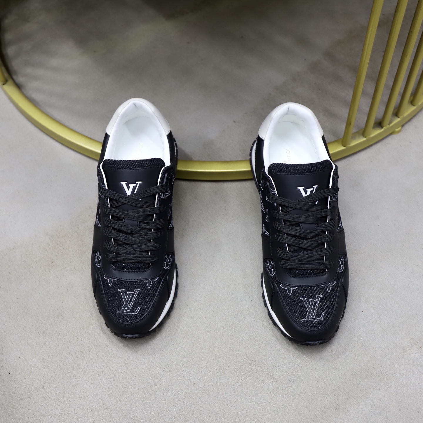LV shoe