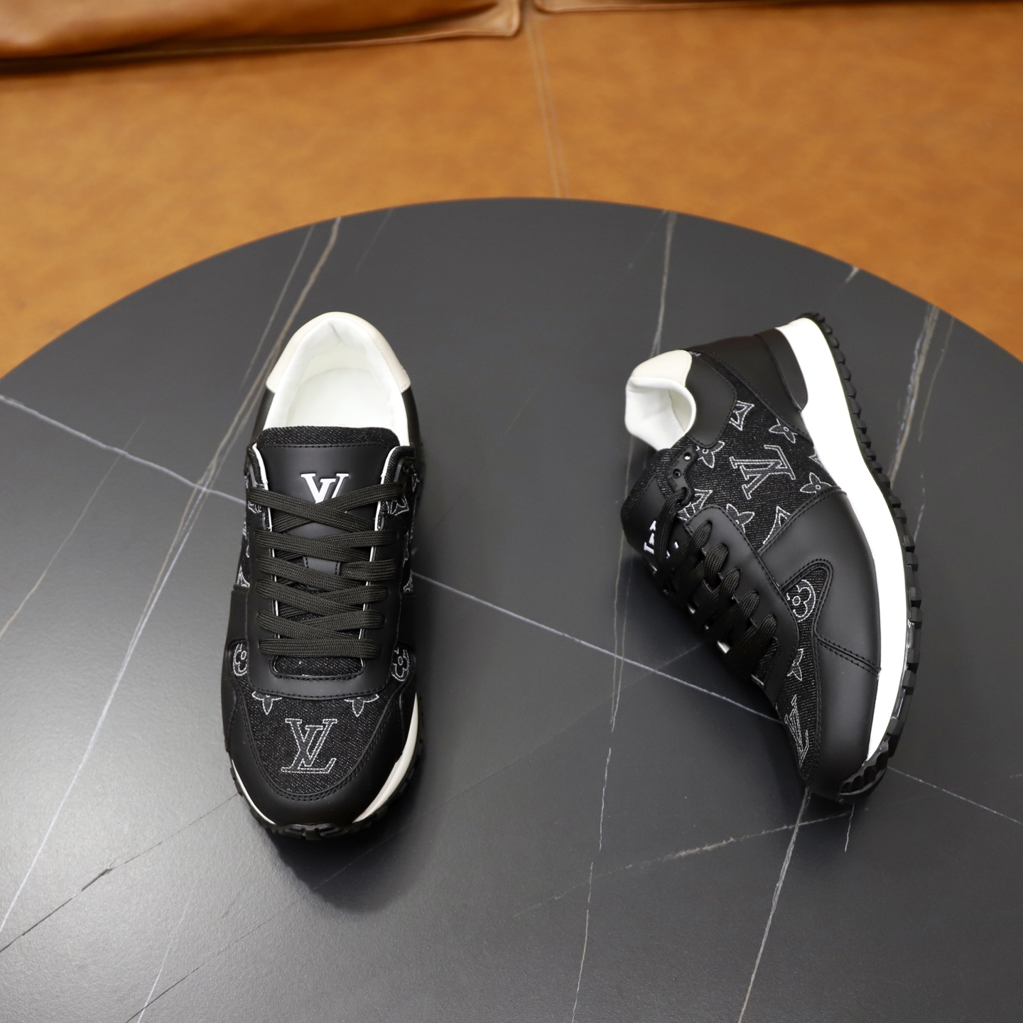 LV shoe