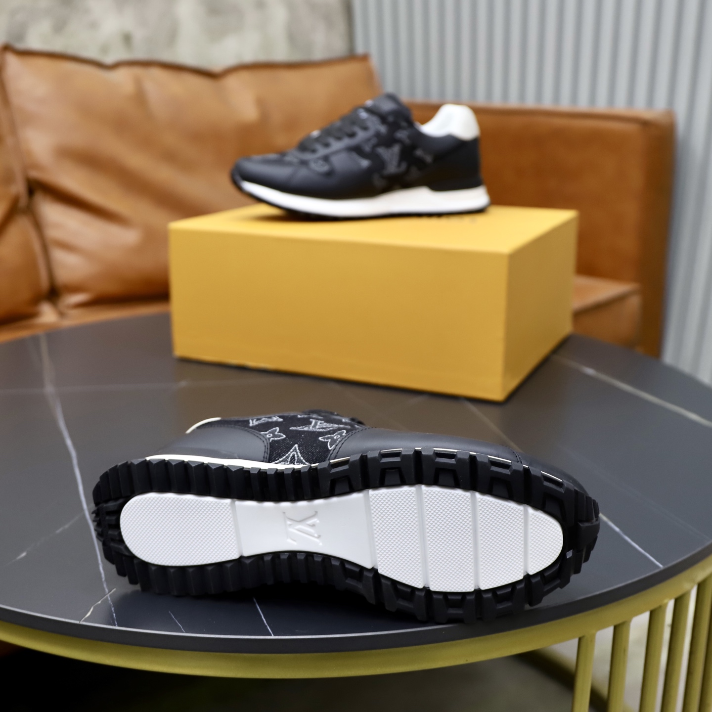 LV shoe
