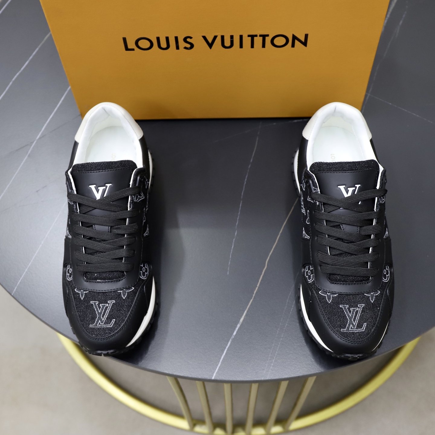 LV shoe
