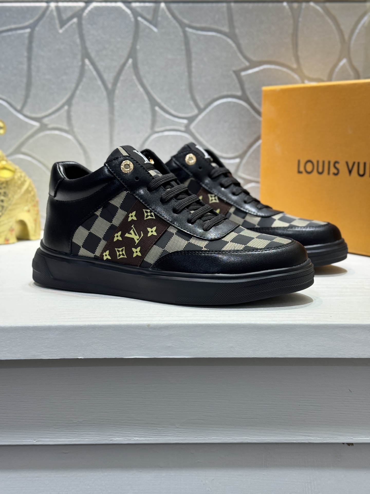 LV shoe