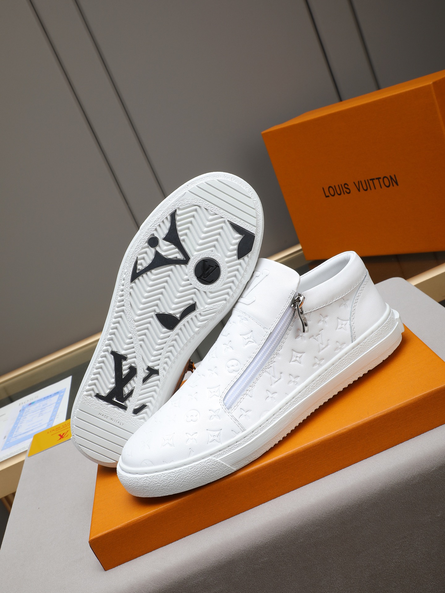 LV shoe