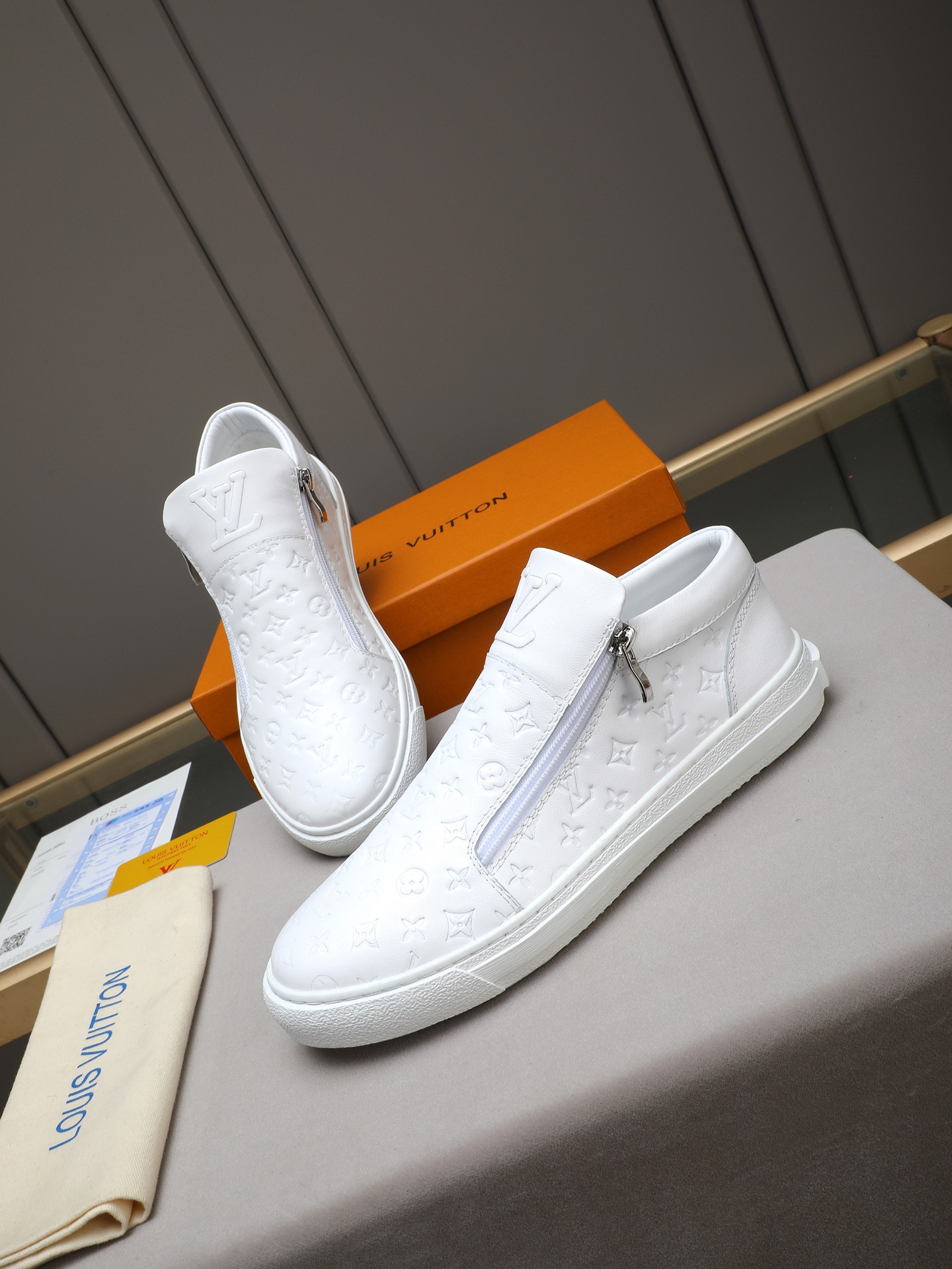 LV shoe