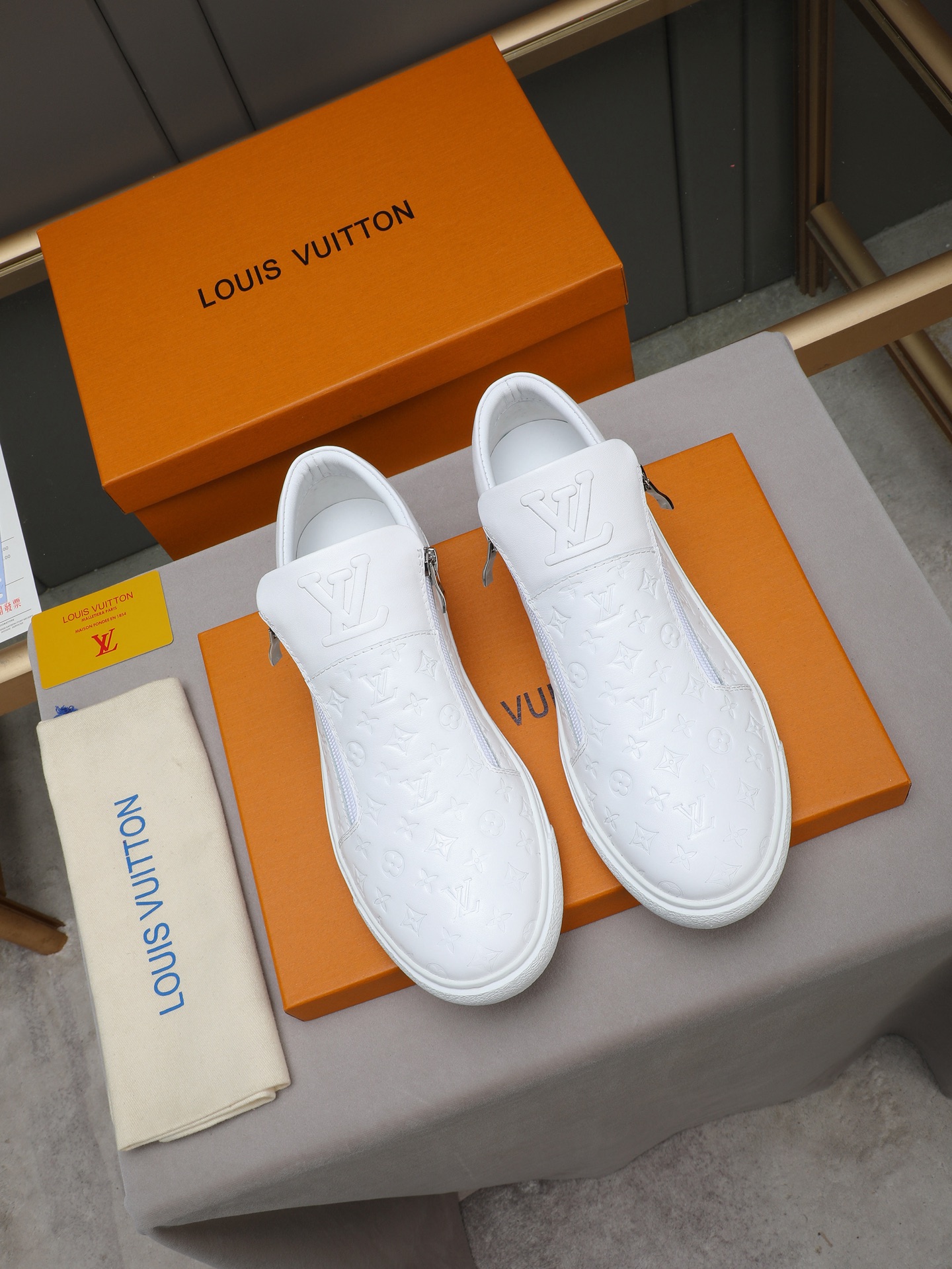 LV shoe