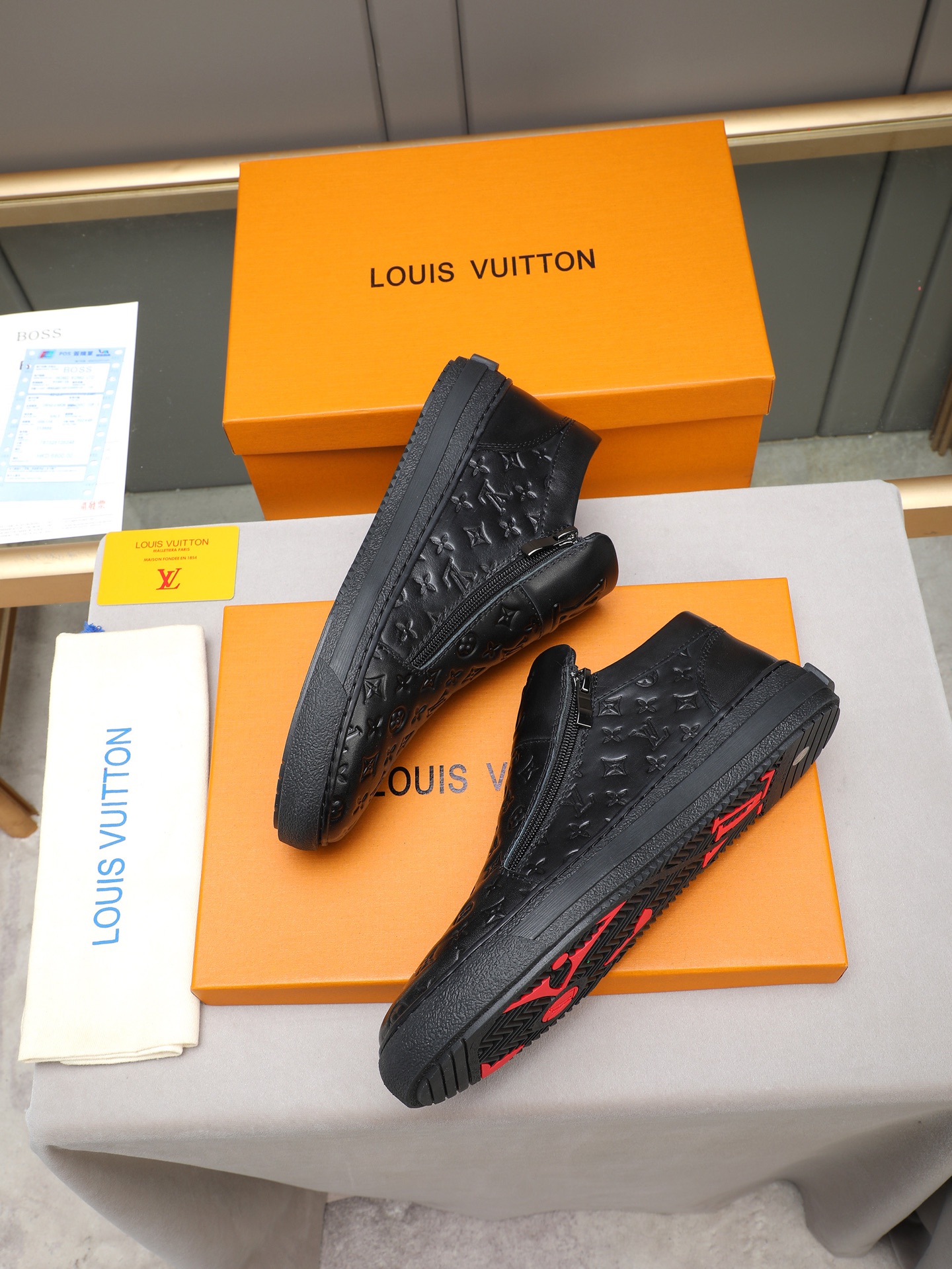 LV shoe