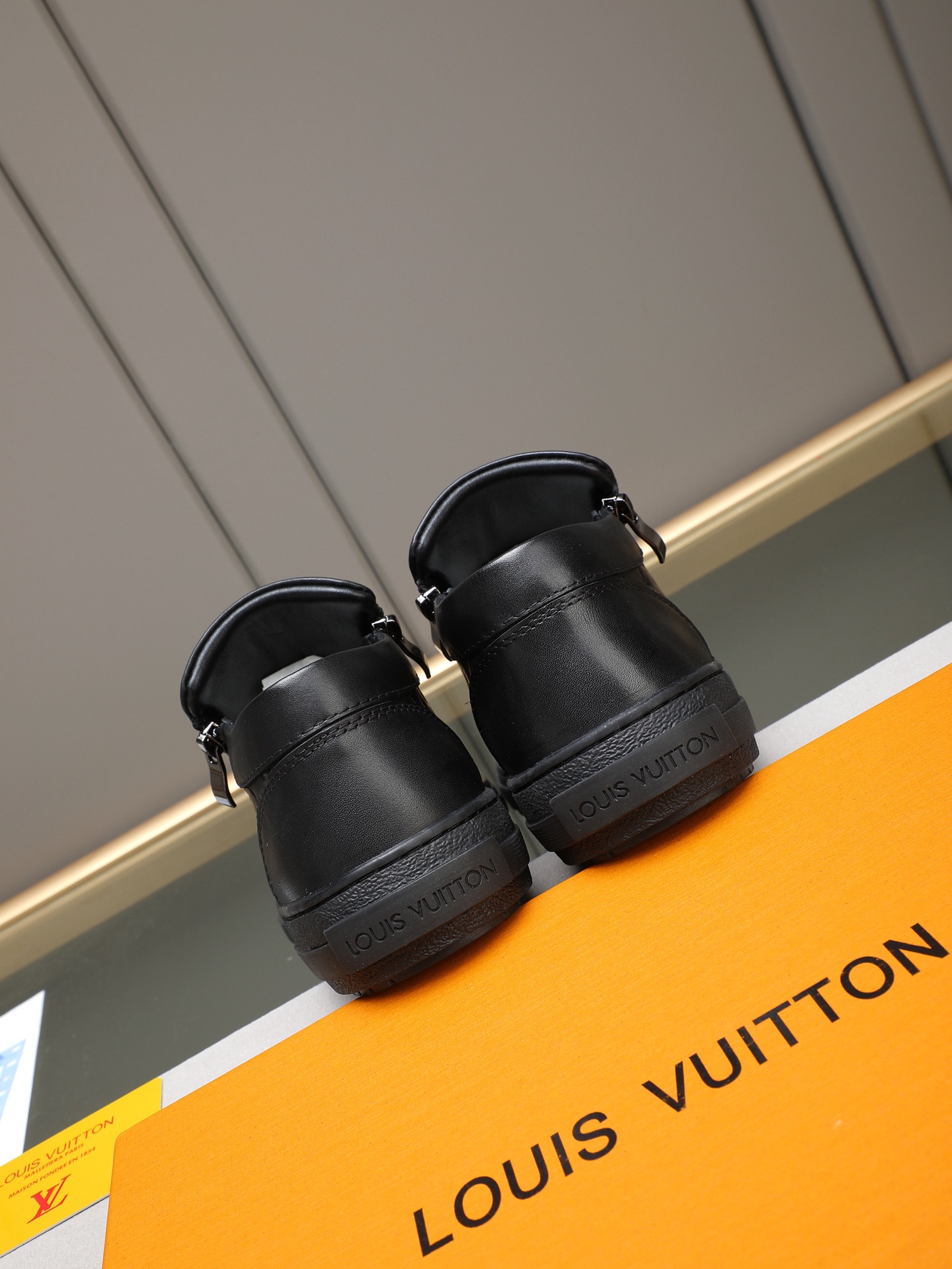 LV shoe