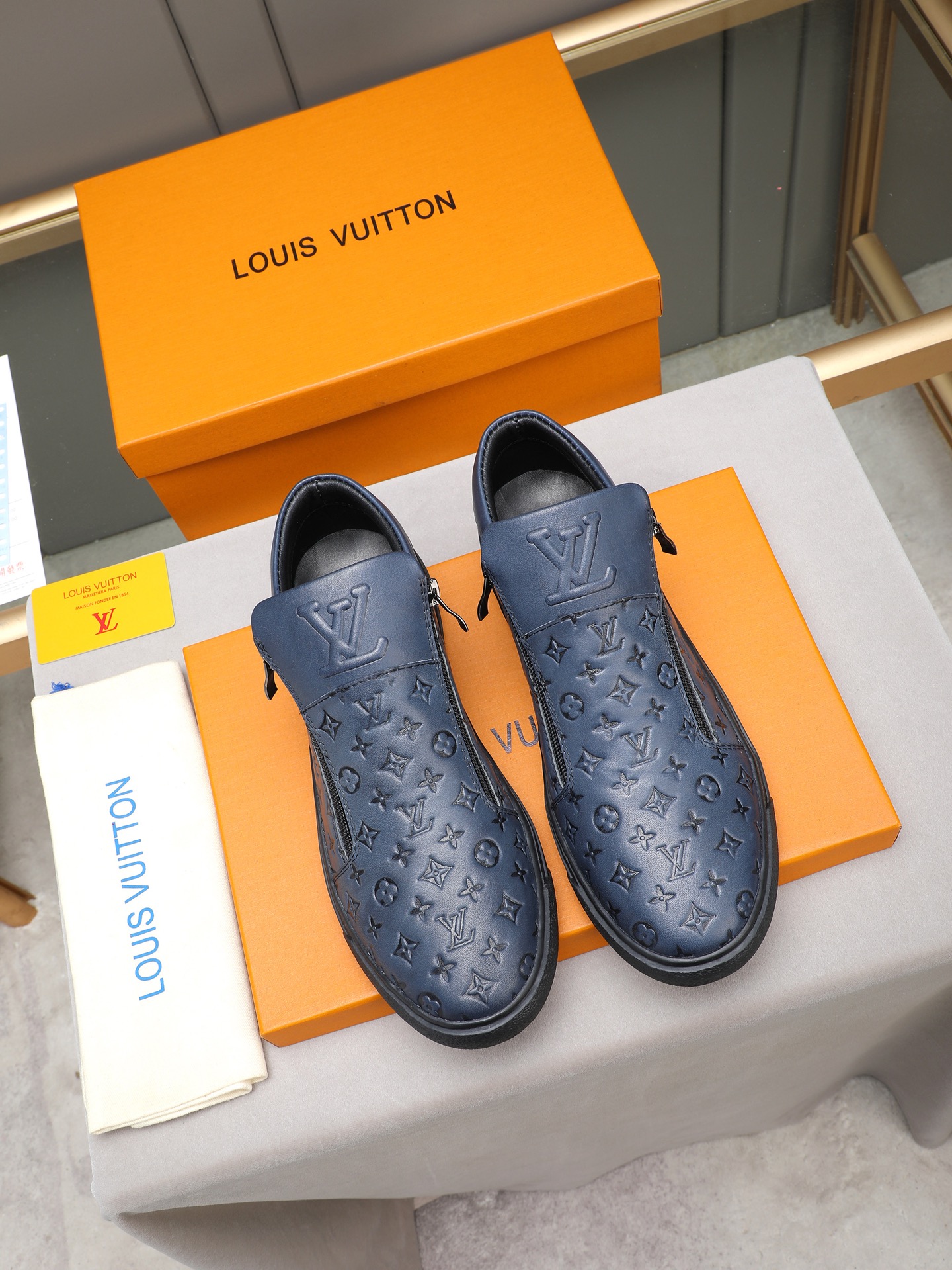 LV shoe