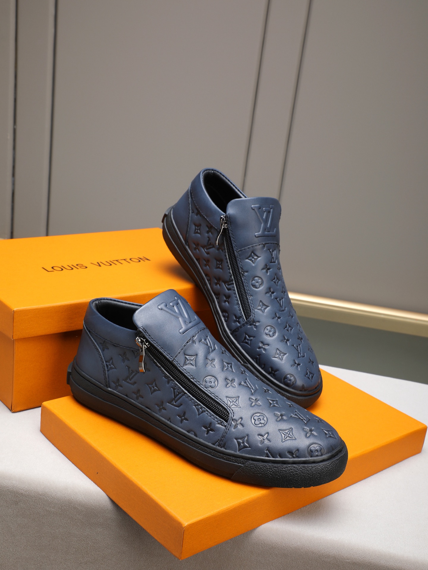 LV shoe