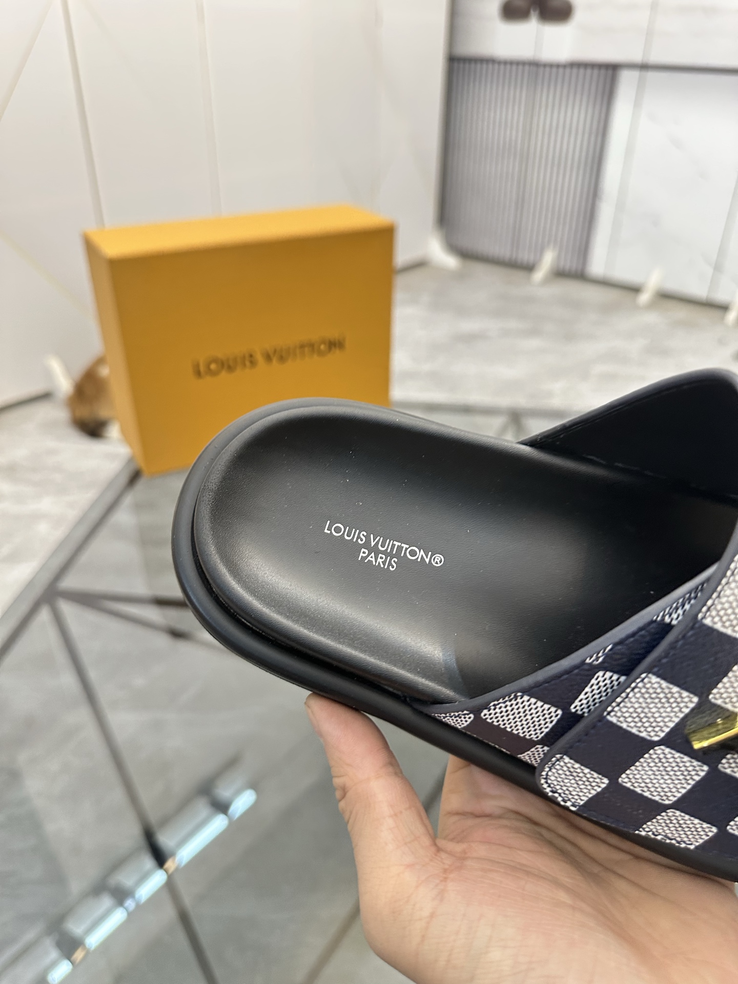 LV shoe
