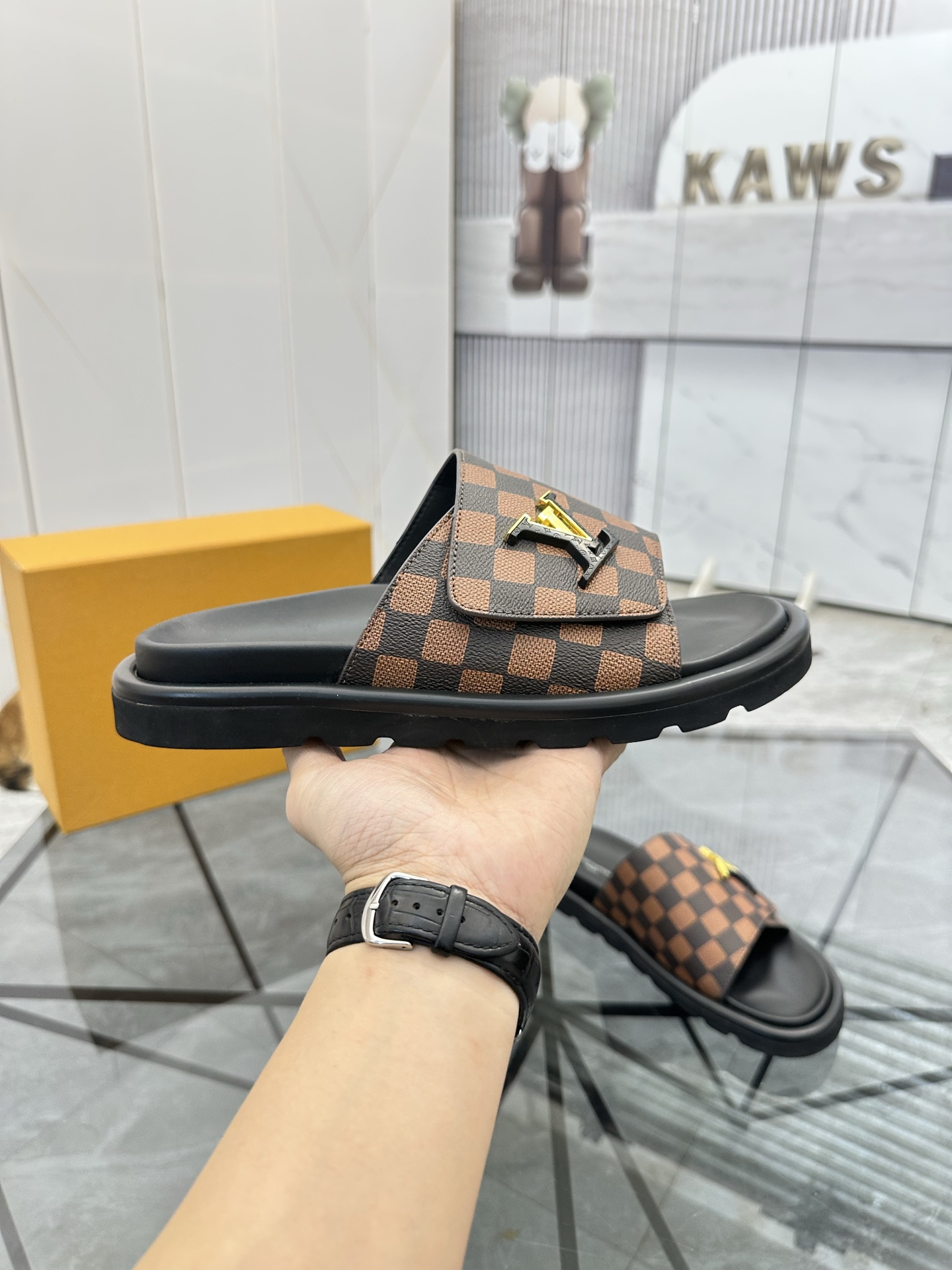 LV shoe