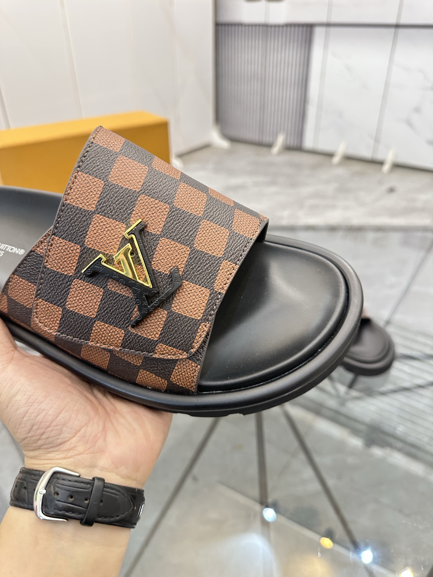 LV shoe