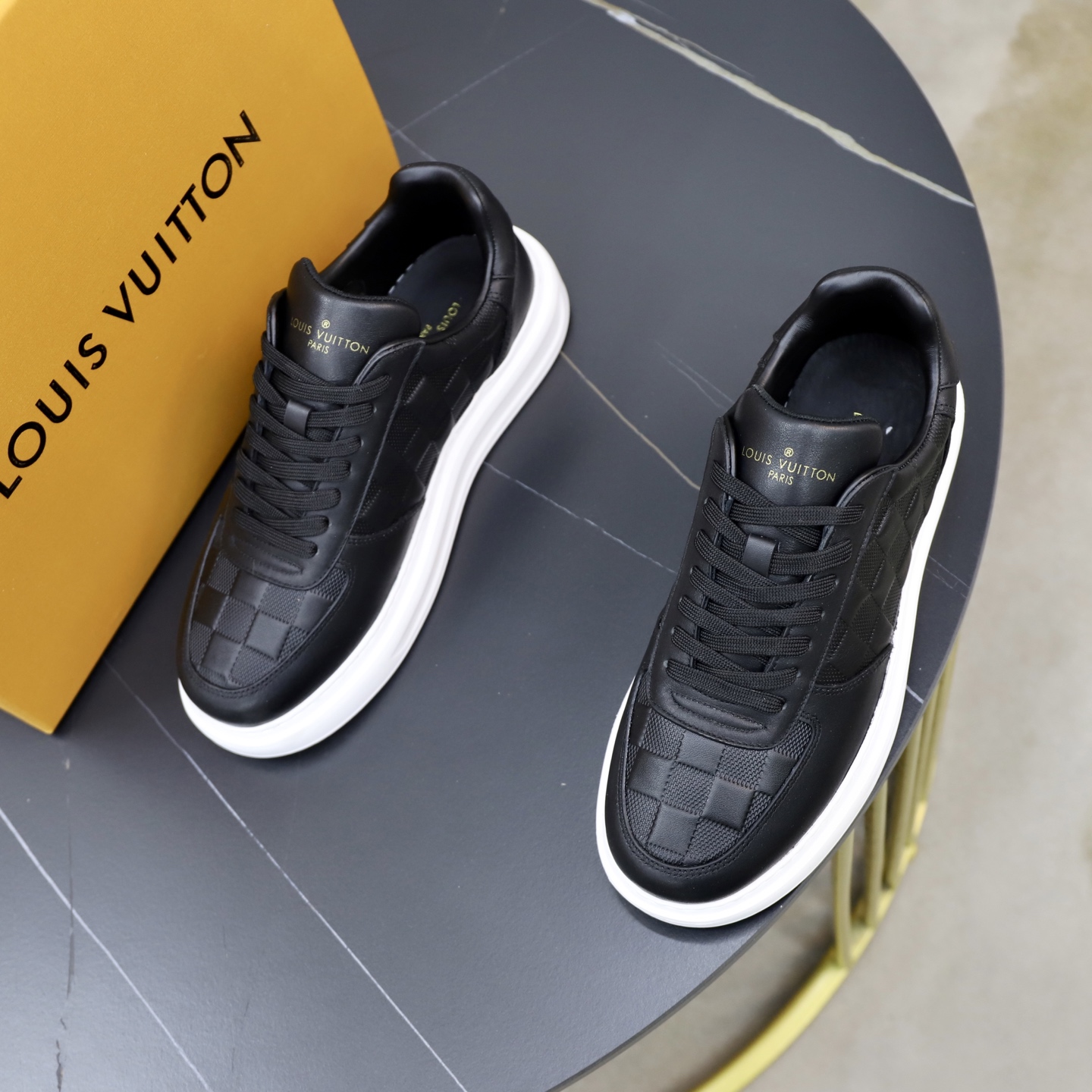 LV shoe