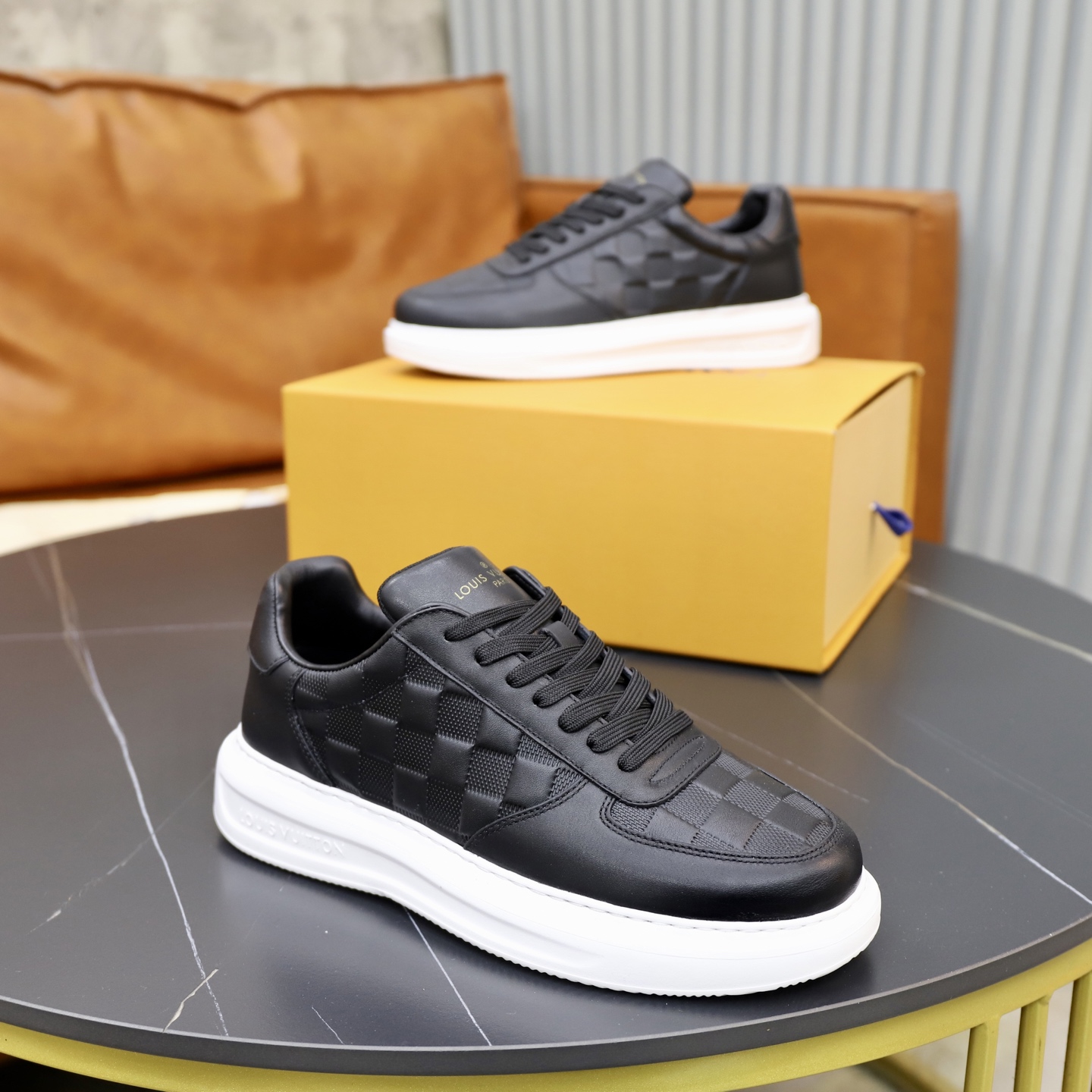 LV shoe