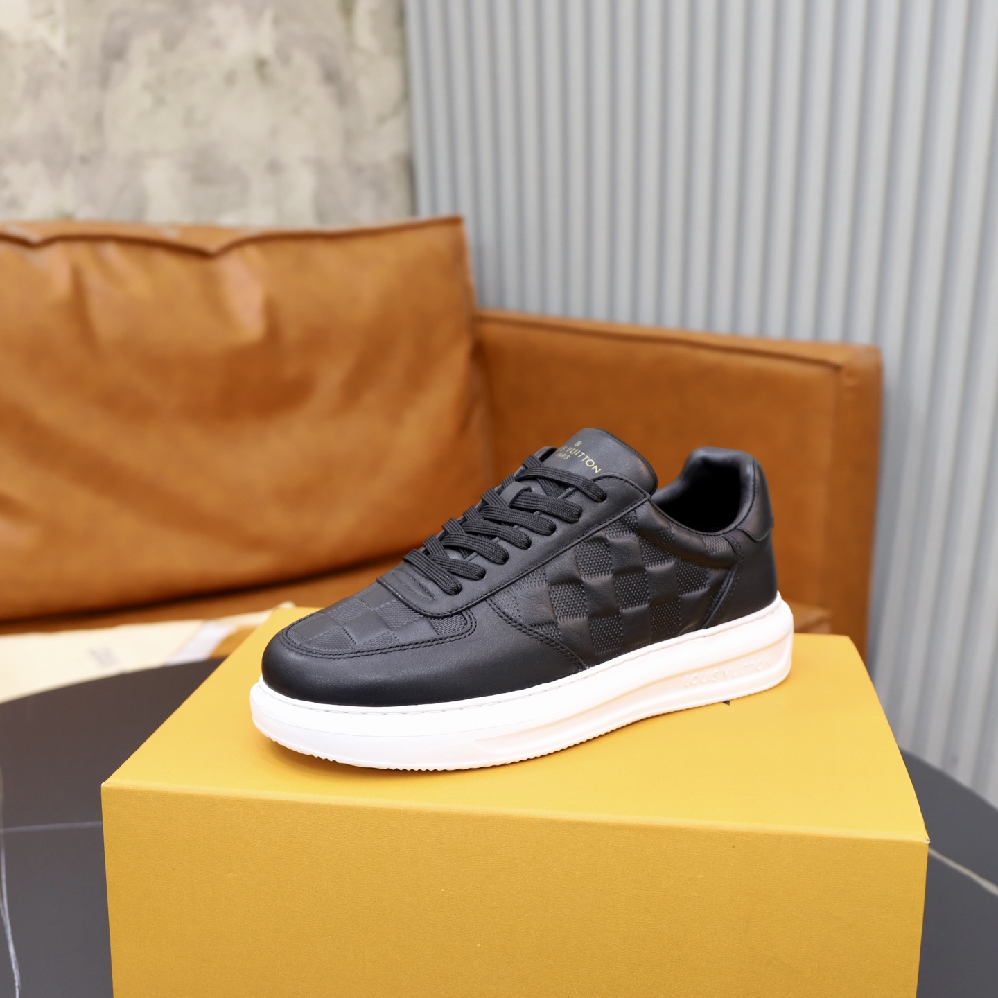 LV shoe