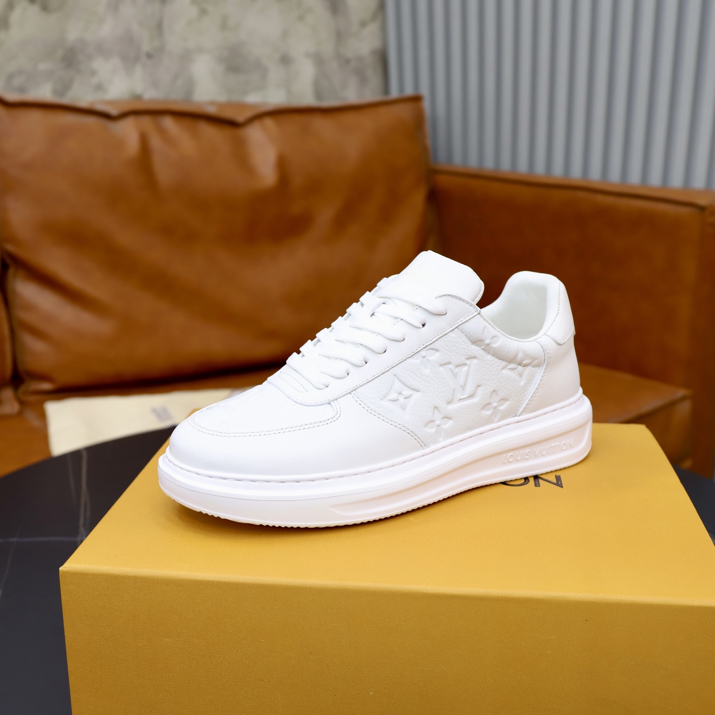 LV shoe