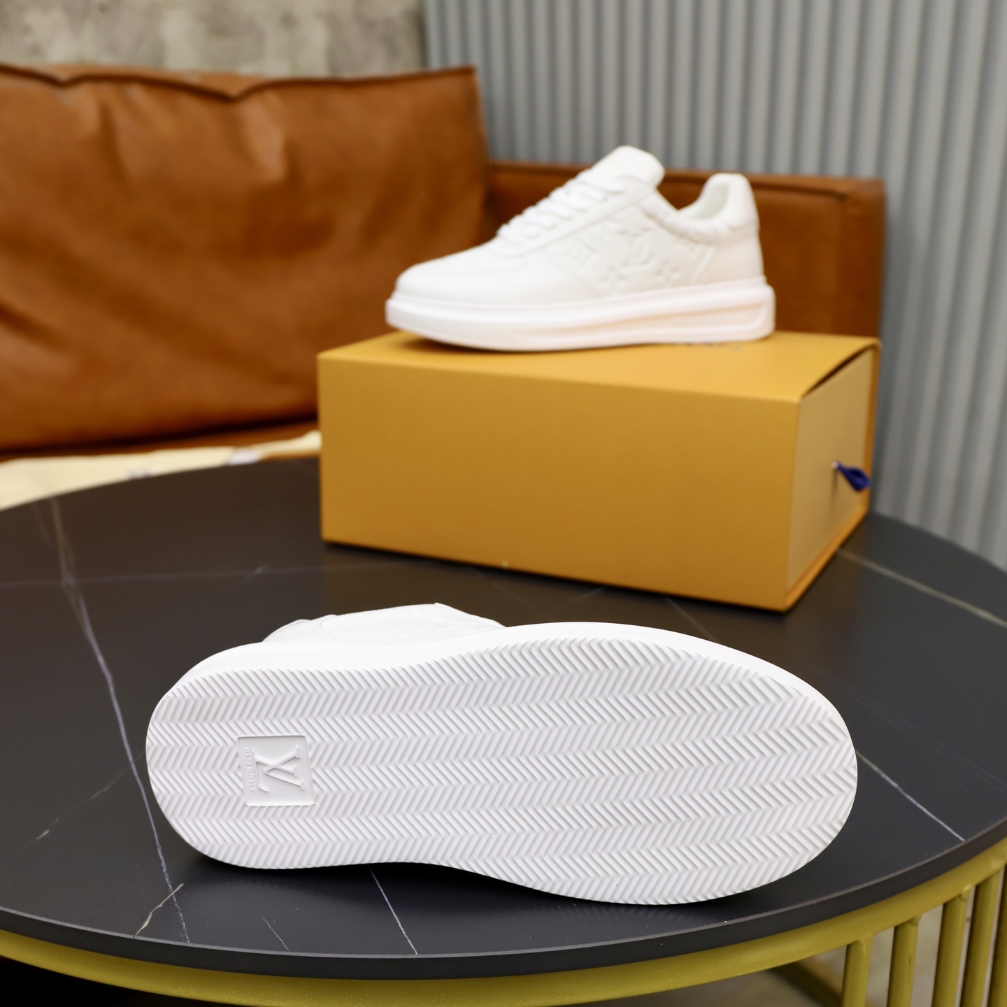 LV shoe