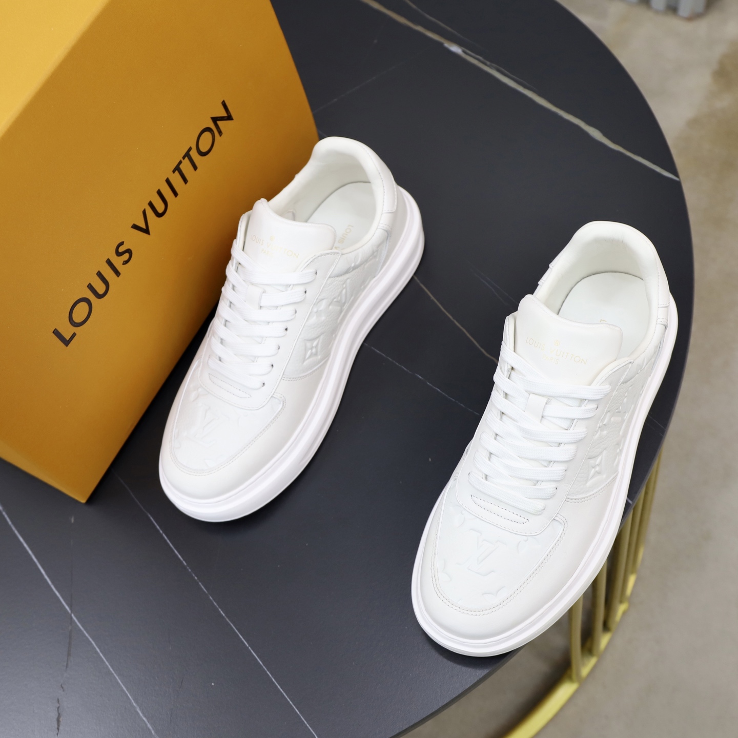 LV shoe