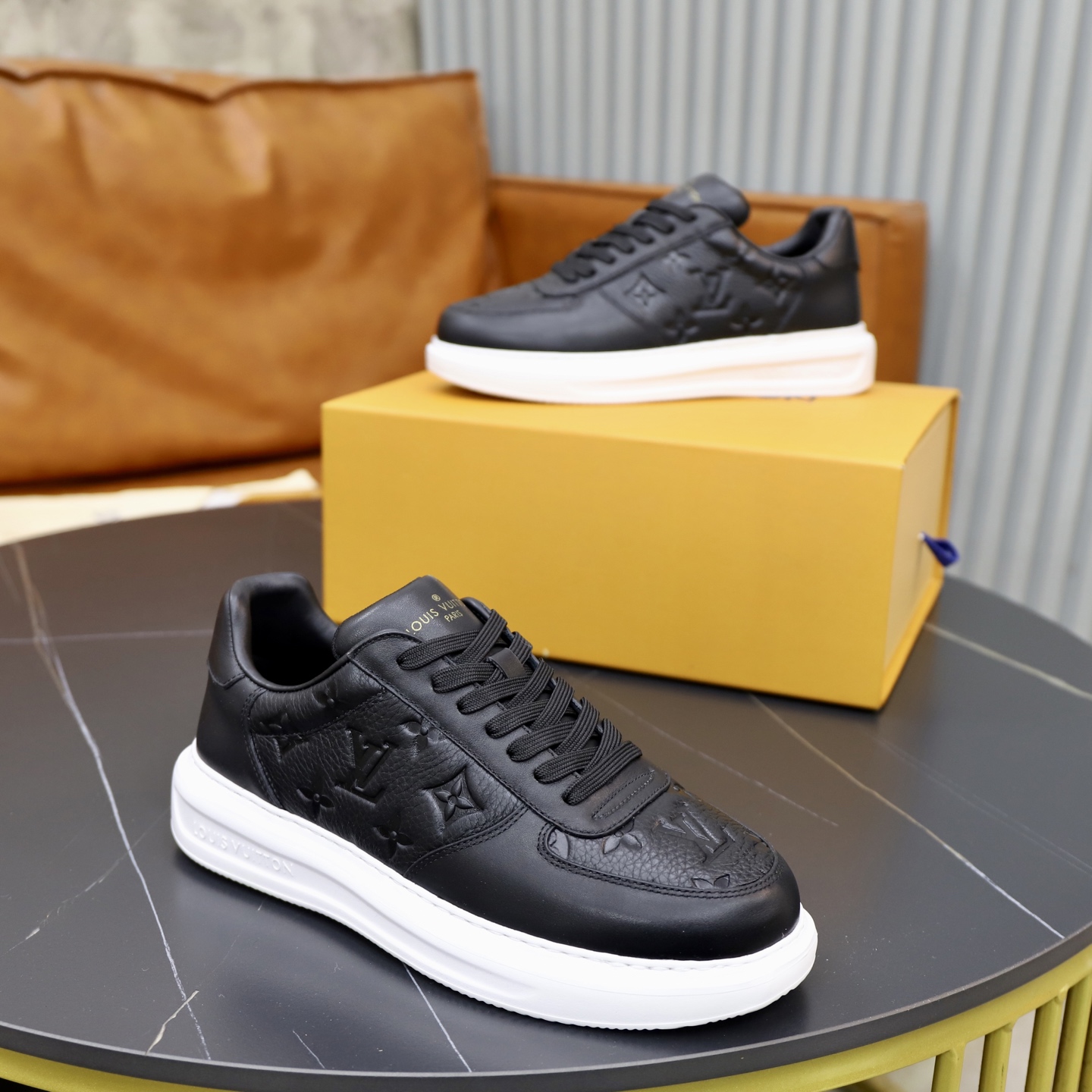 LV shoe