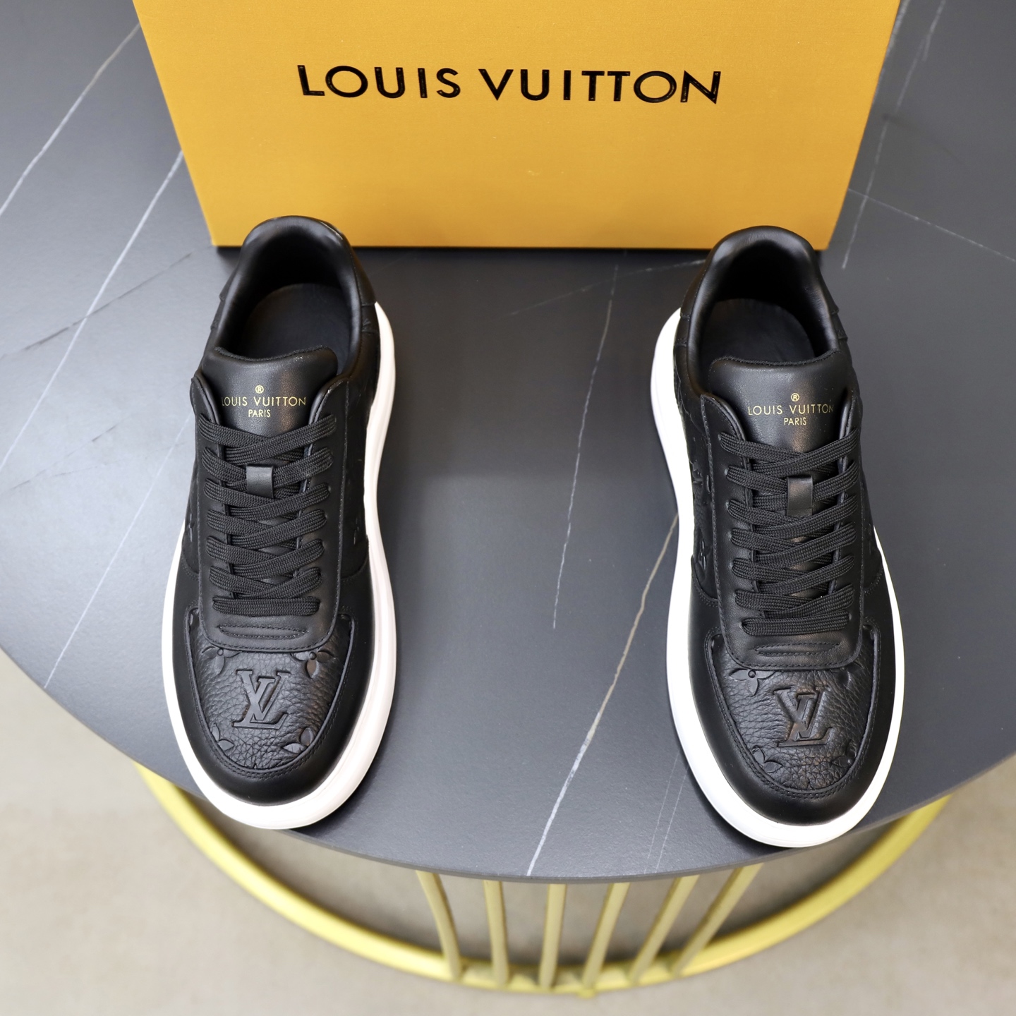 LV shoe