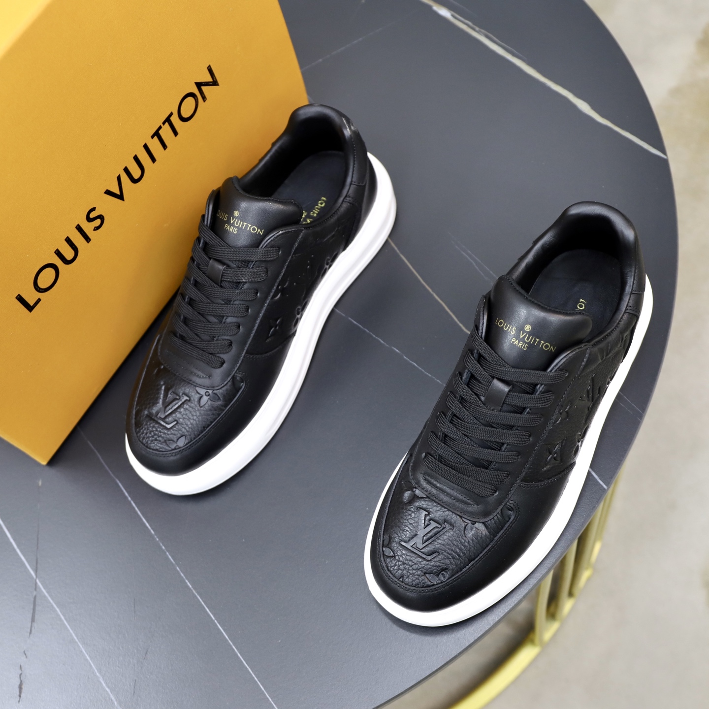 LV shoe